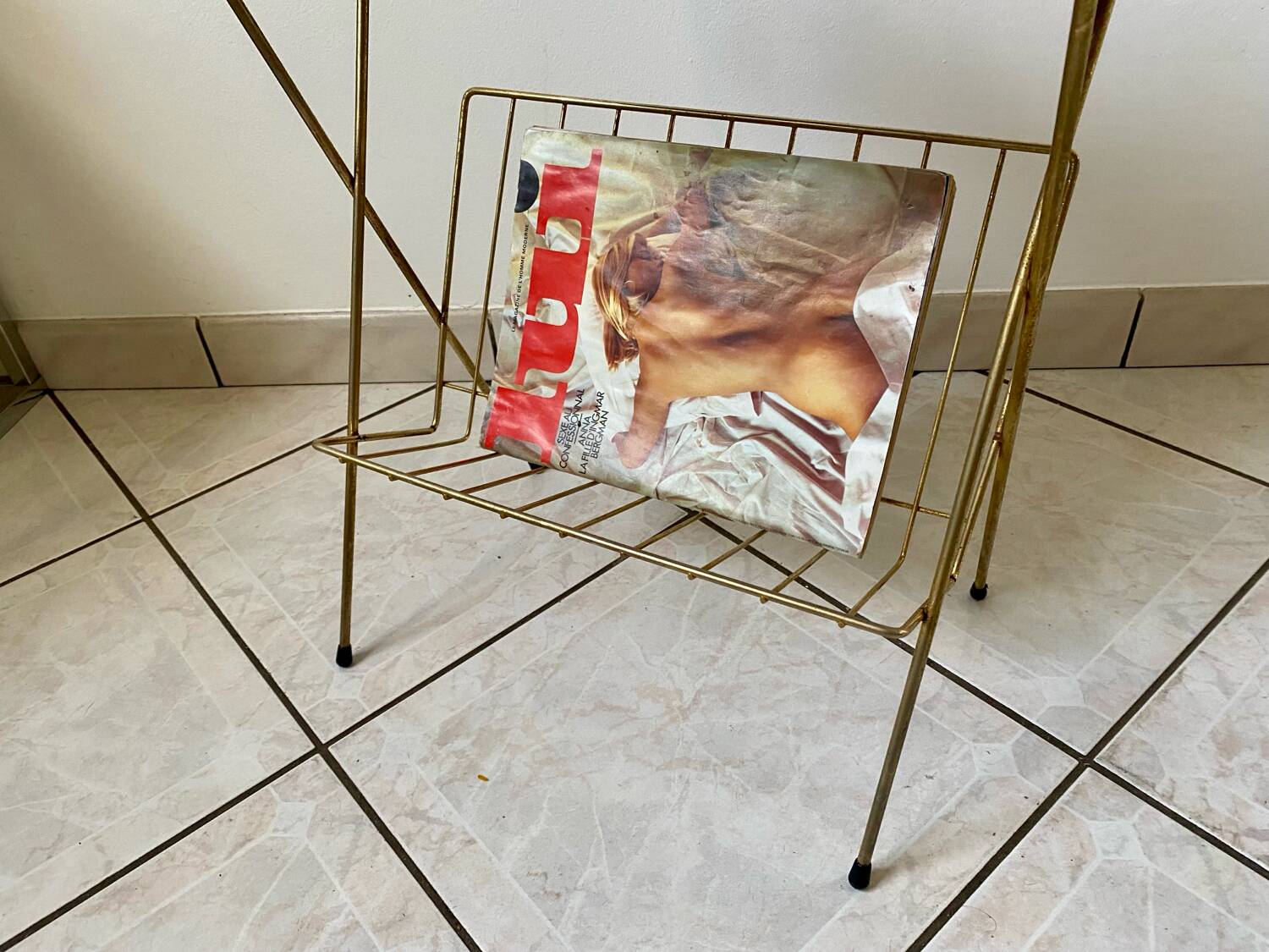 Vintage 1960s brass side table/magazine rack