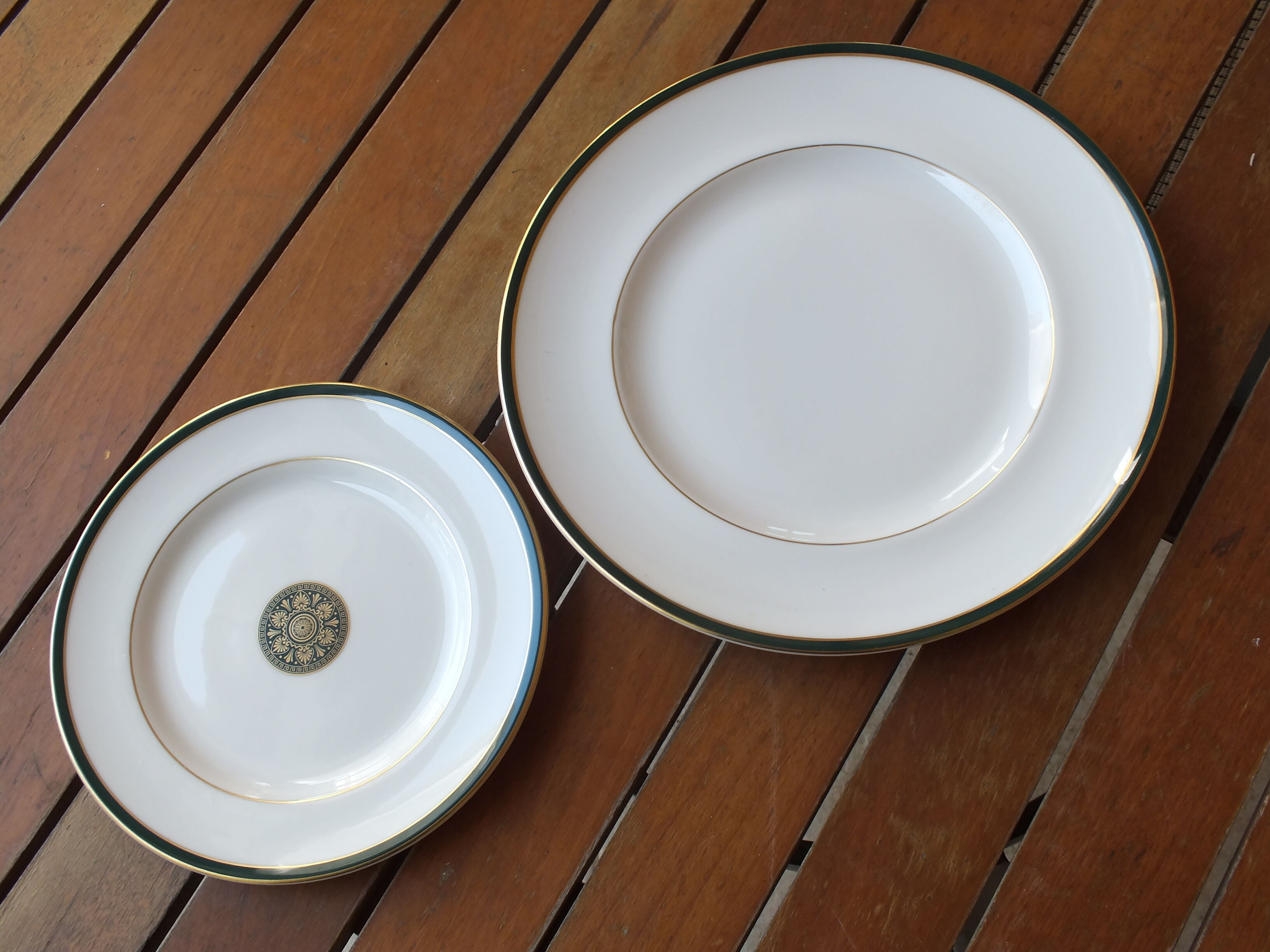 Duo flat plate - royal Doulton Oxford Green dessert, Bone China