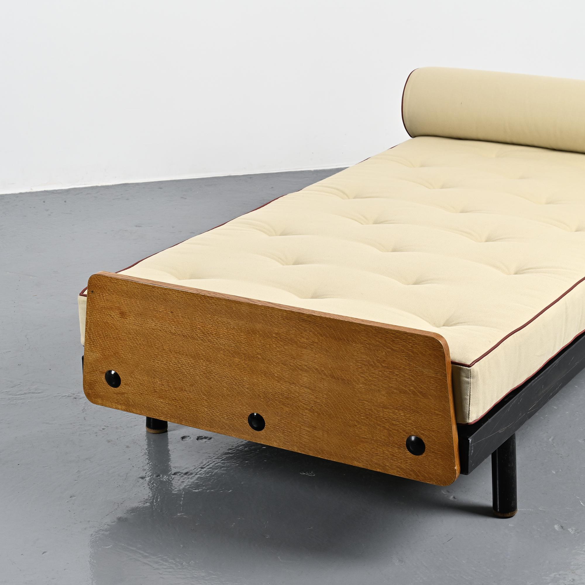 Lit de jour SCAL par Jean Prouvé, circa 1955