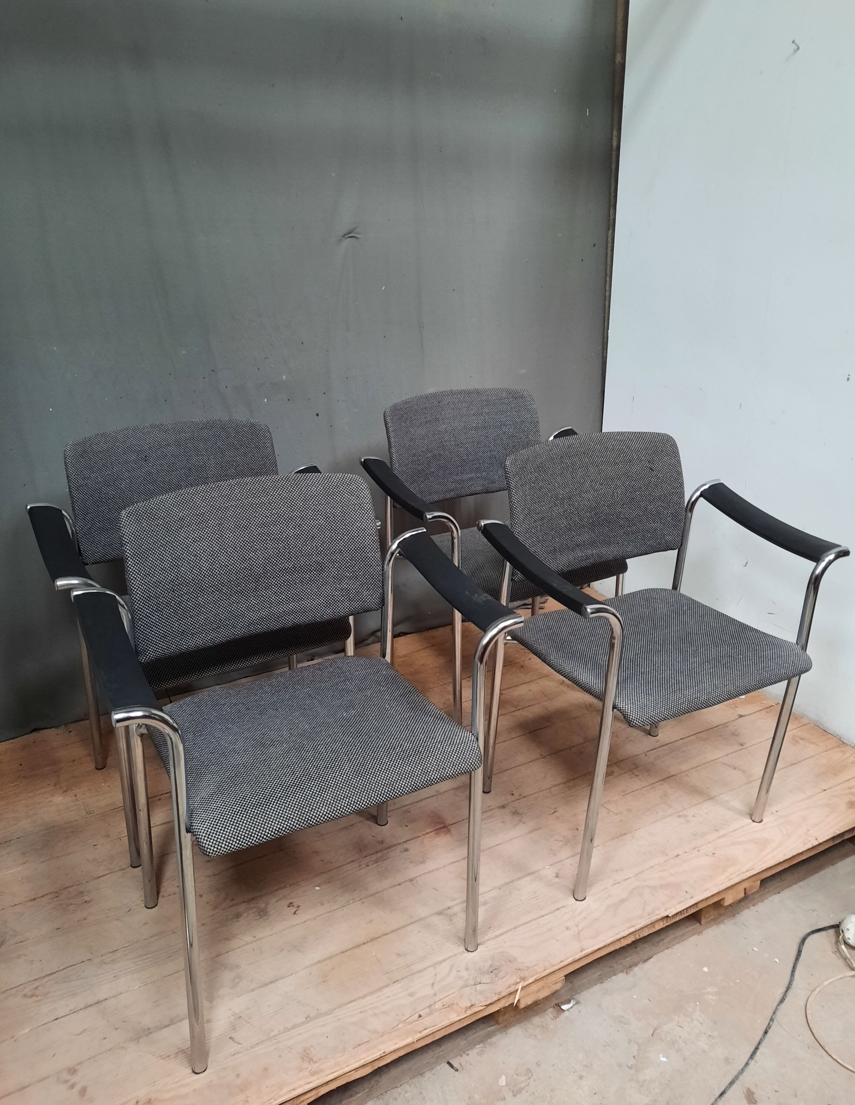 Suite of 4 contemporary armchairs in chrome-plated metal