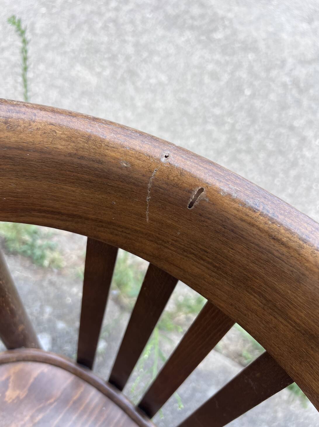 (Lot) 6 wooden bistro chairs