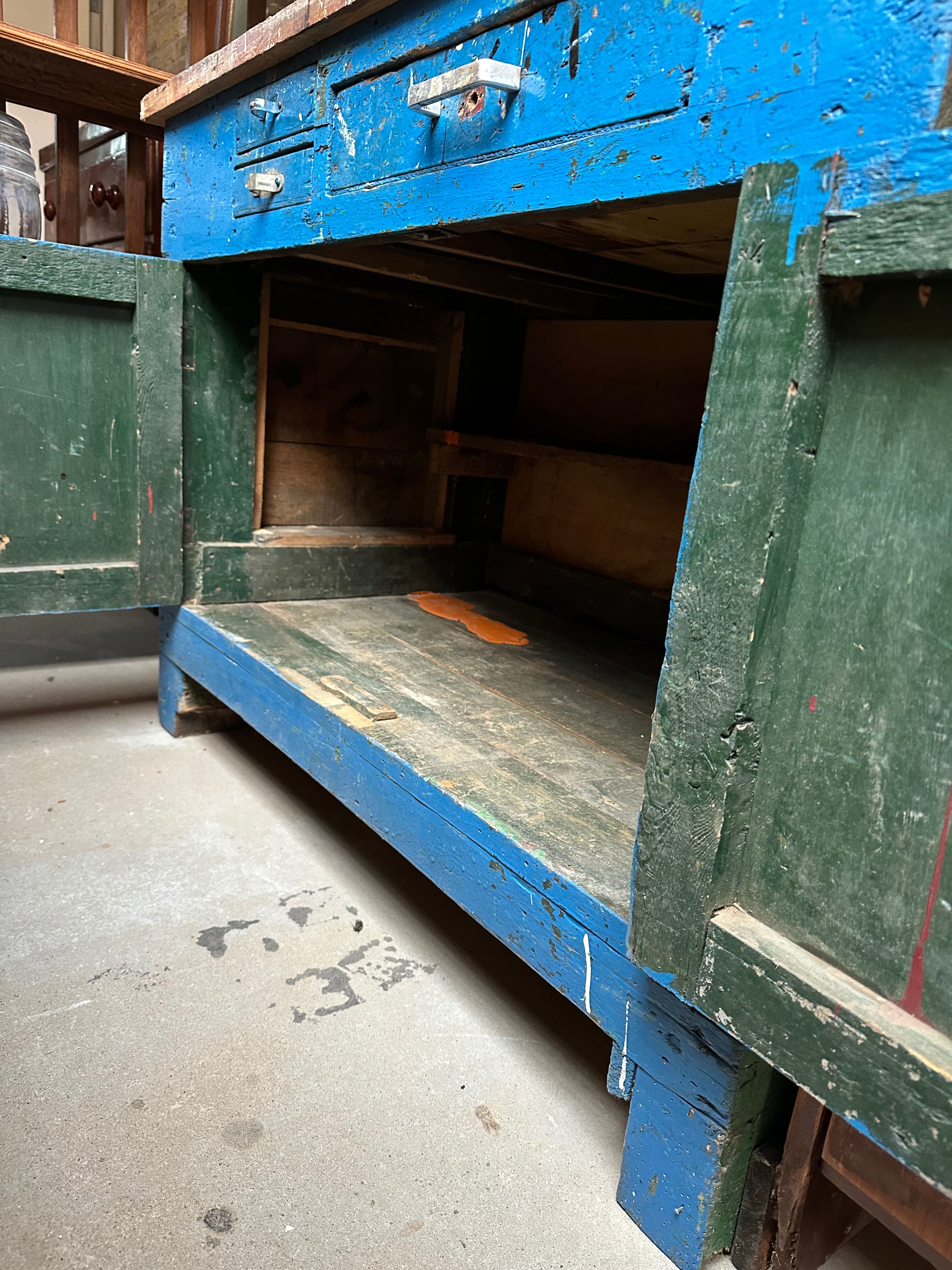 Flea market establishment