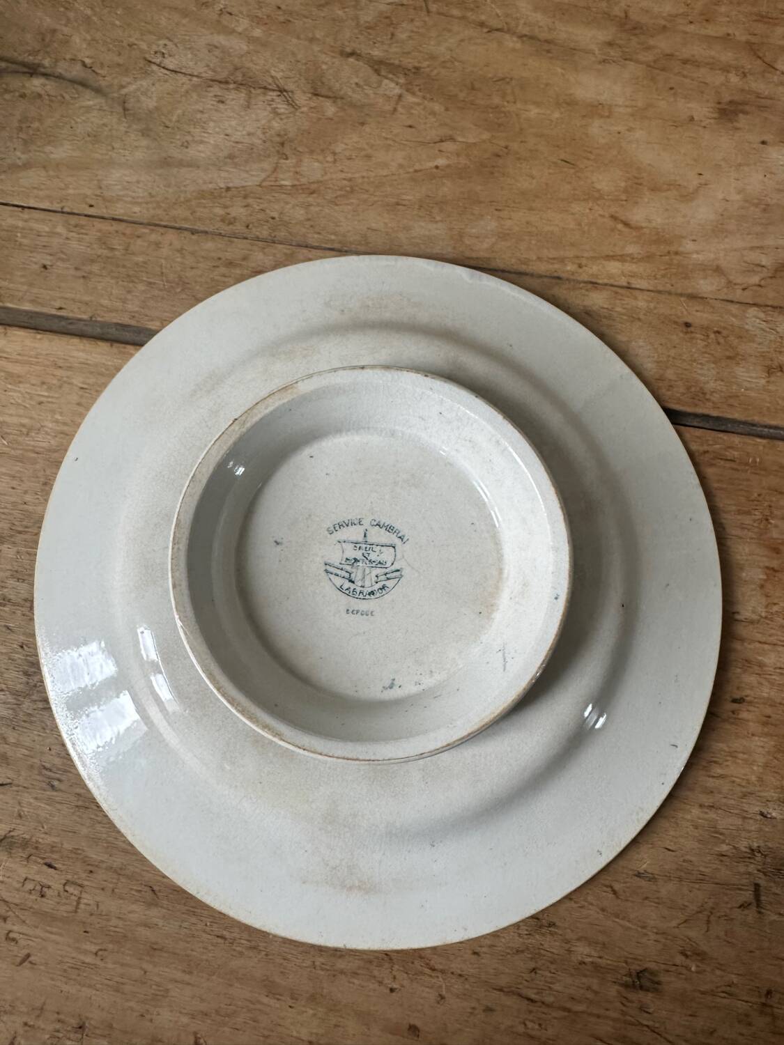 Dish on foot, Creil and Montereau 2