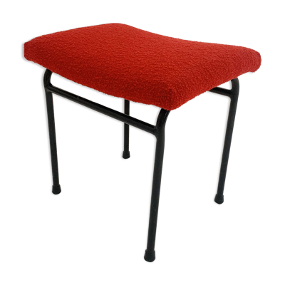 Tabouret en tissu boucle de laine rouge, pologne, années 1960