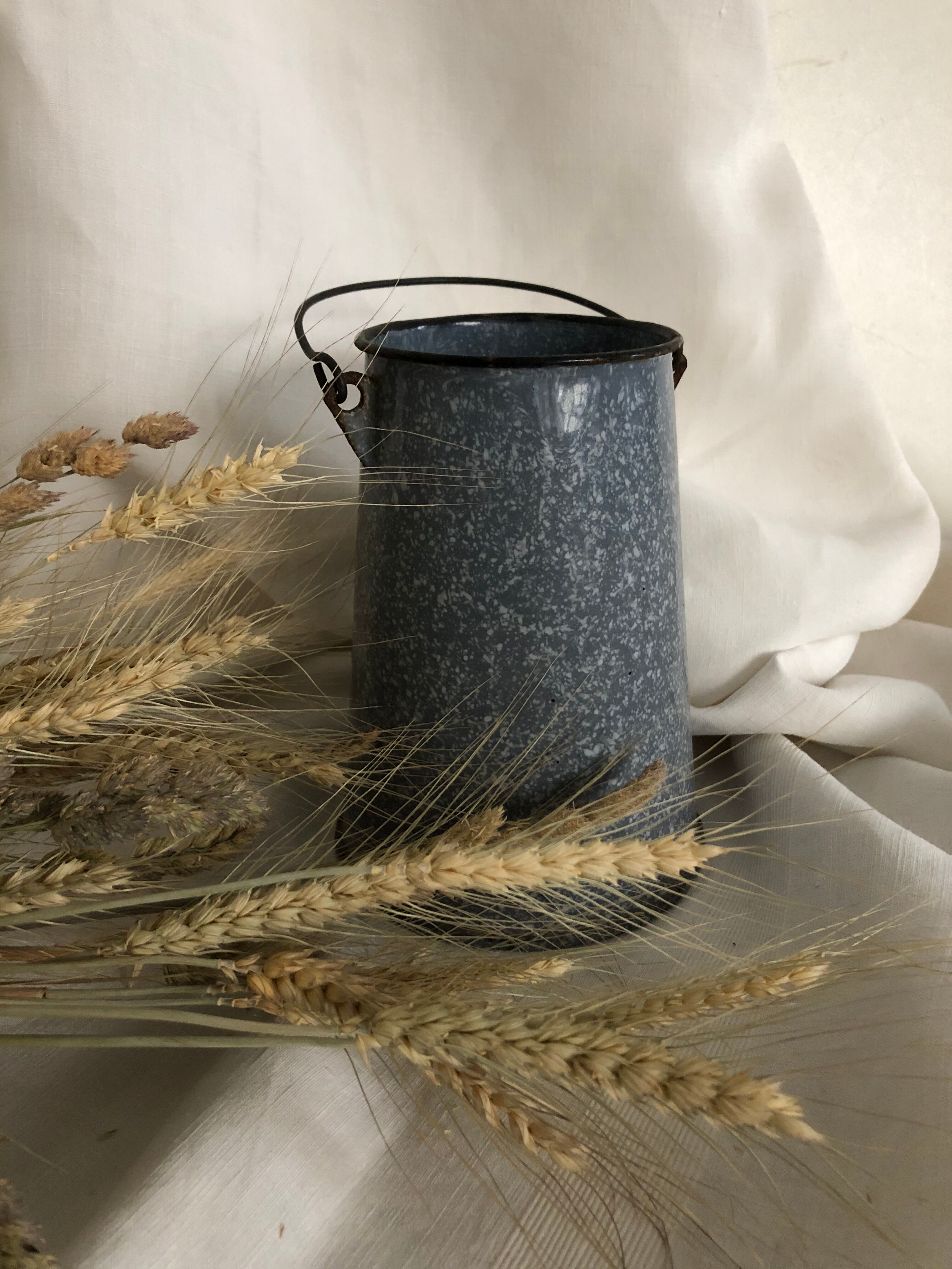 Enamelled milk jar, kitchen decoration