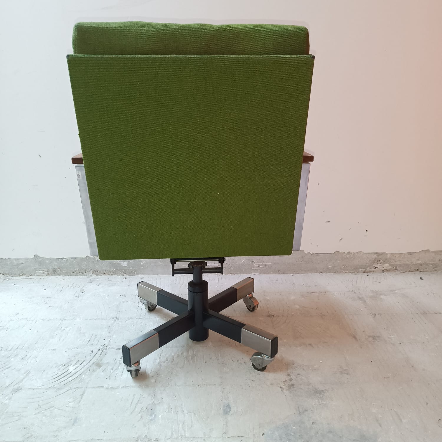 Scandinavian office chair
