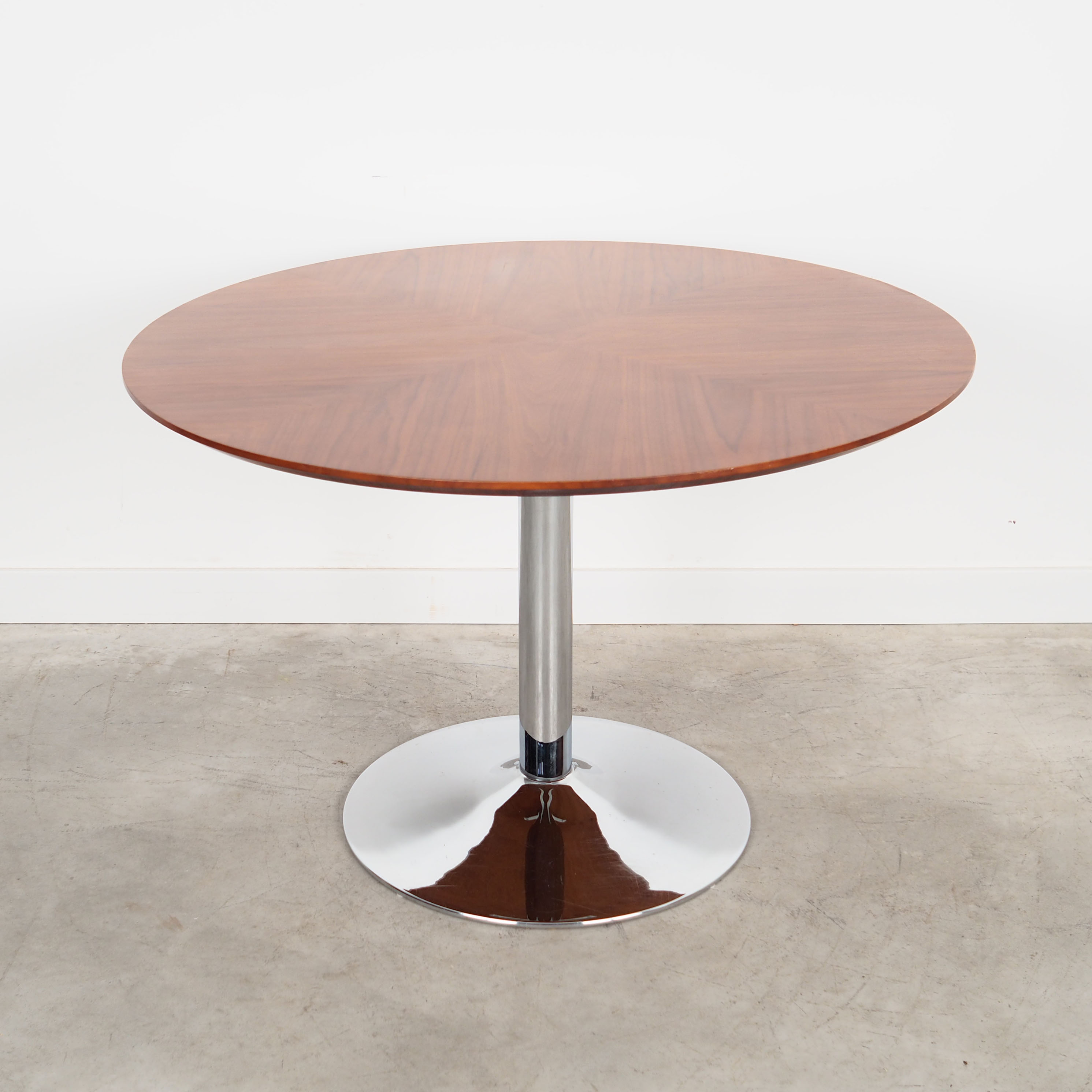 Round table from the 80s