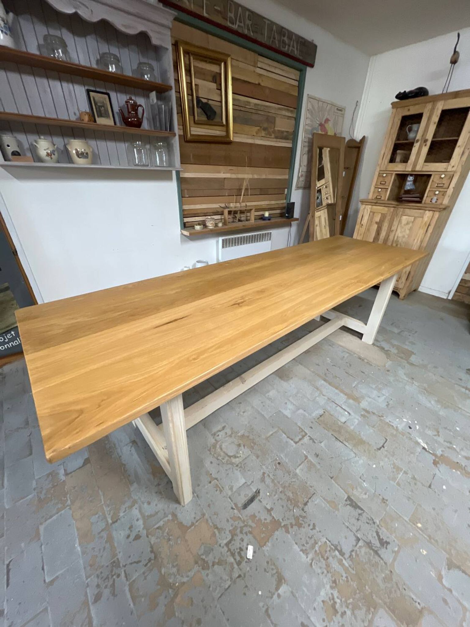 Farm table