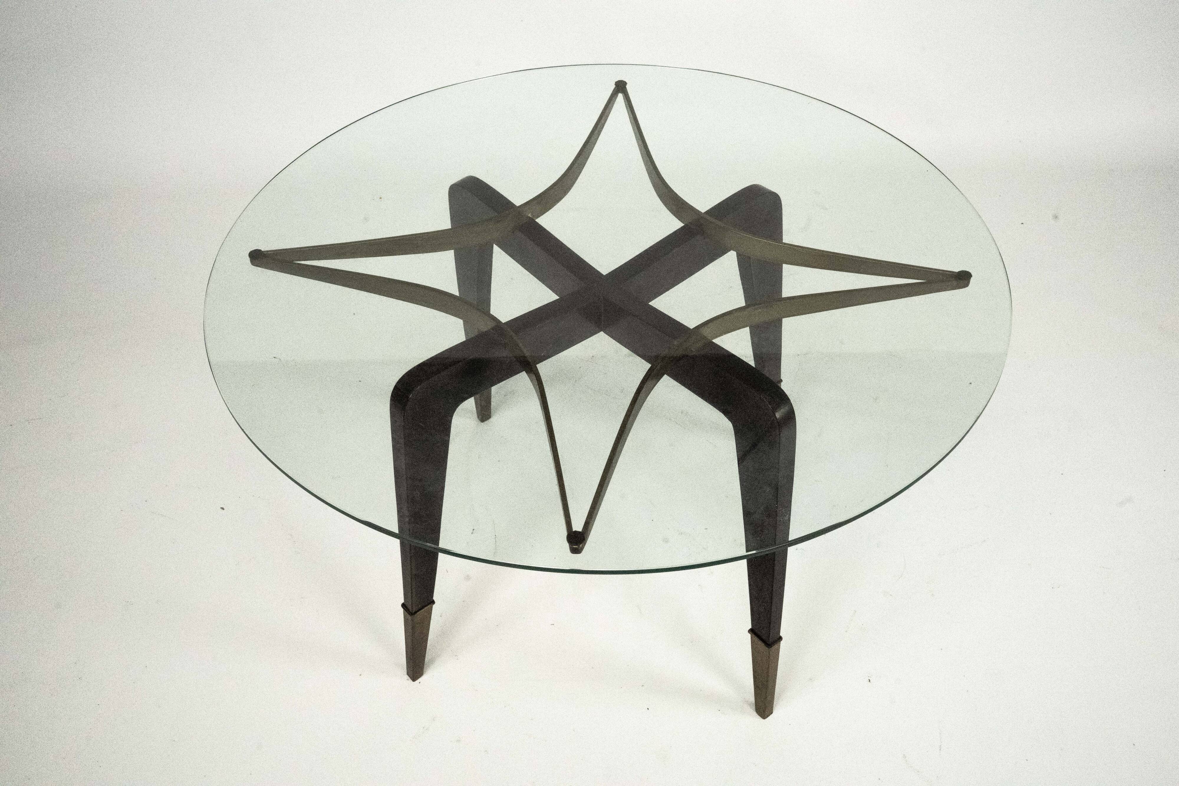 Rare mid-century round coffee table by Paolo Buffa, Italy, 1950s.