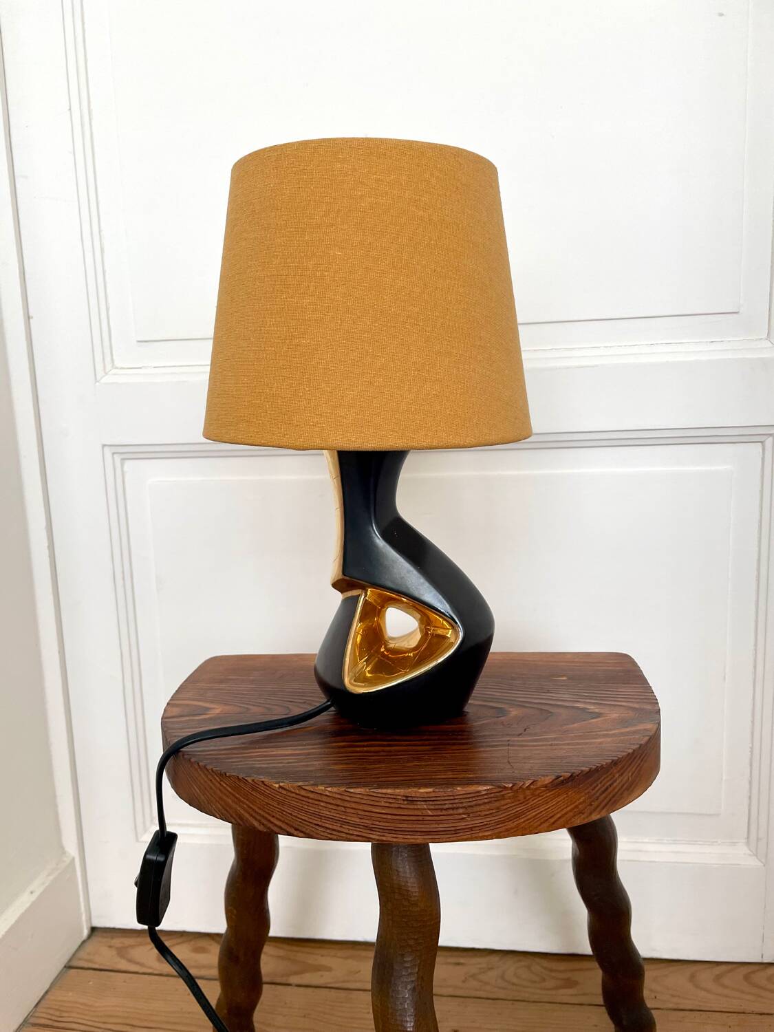 Vintage 50s black and gold ceramic lamp
