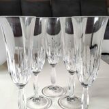 Lot 5 Large champagne flutes in cut crystal. Diamond drop/point patterns. High 20.5 cm
