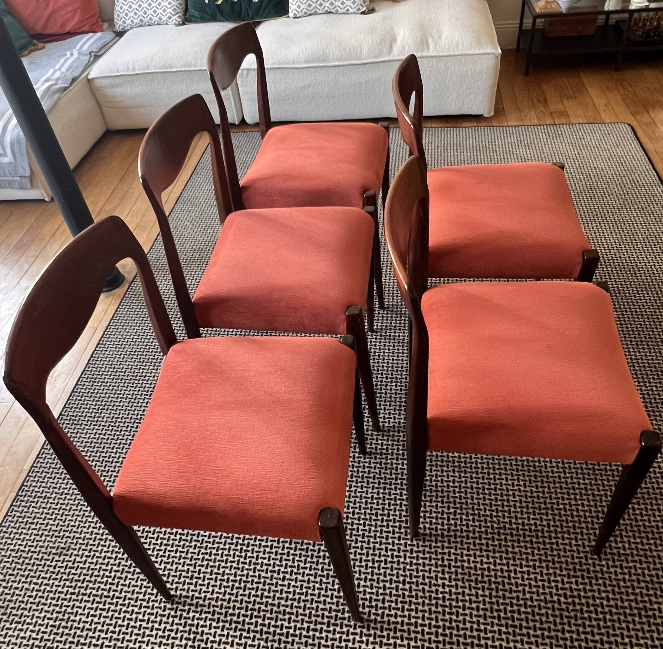 5 Vintage Chairs EDITIONS SELF