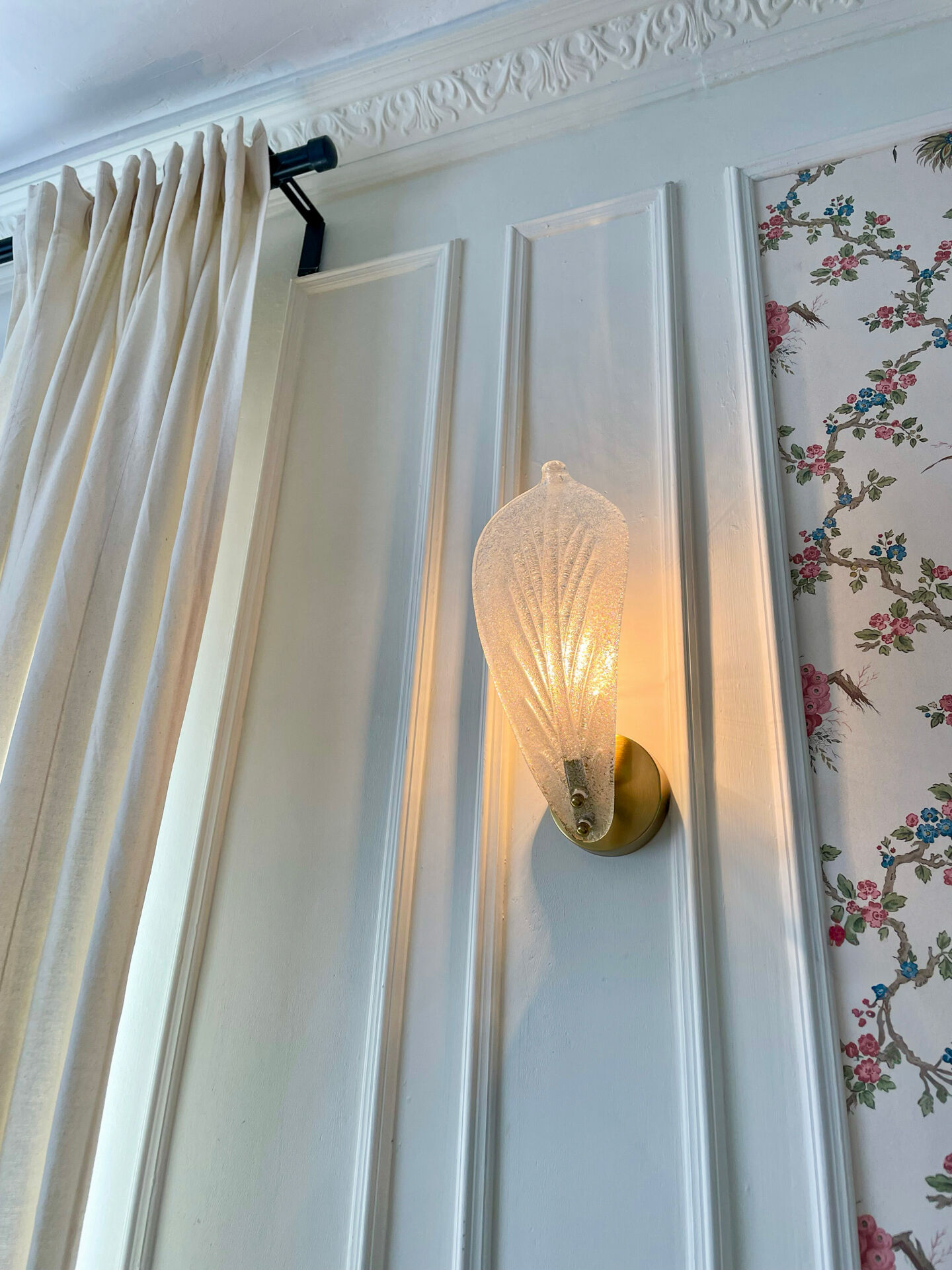 White Murano glass leaf wall light