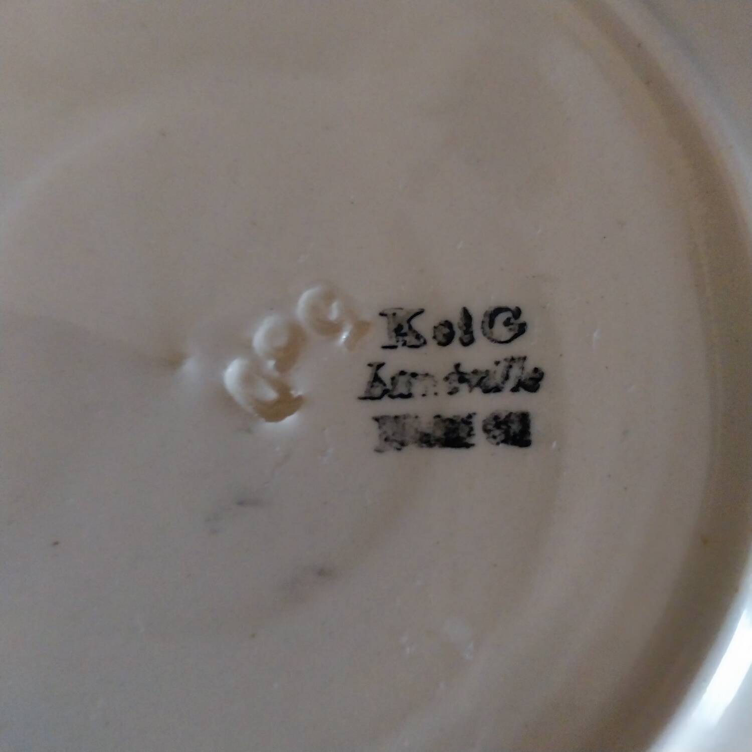 Old cups and saucers milk jug Badonviller