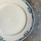 Longchamp round dish in iron earth, "Lily" service