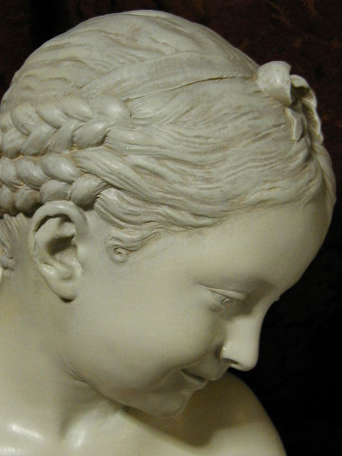 Bust girl "the laugher" of pigalle