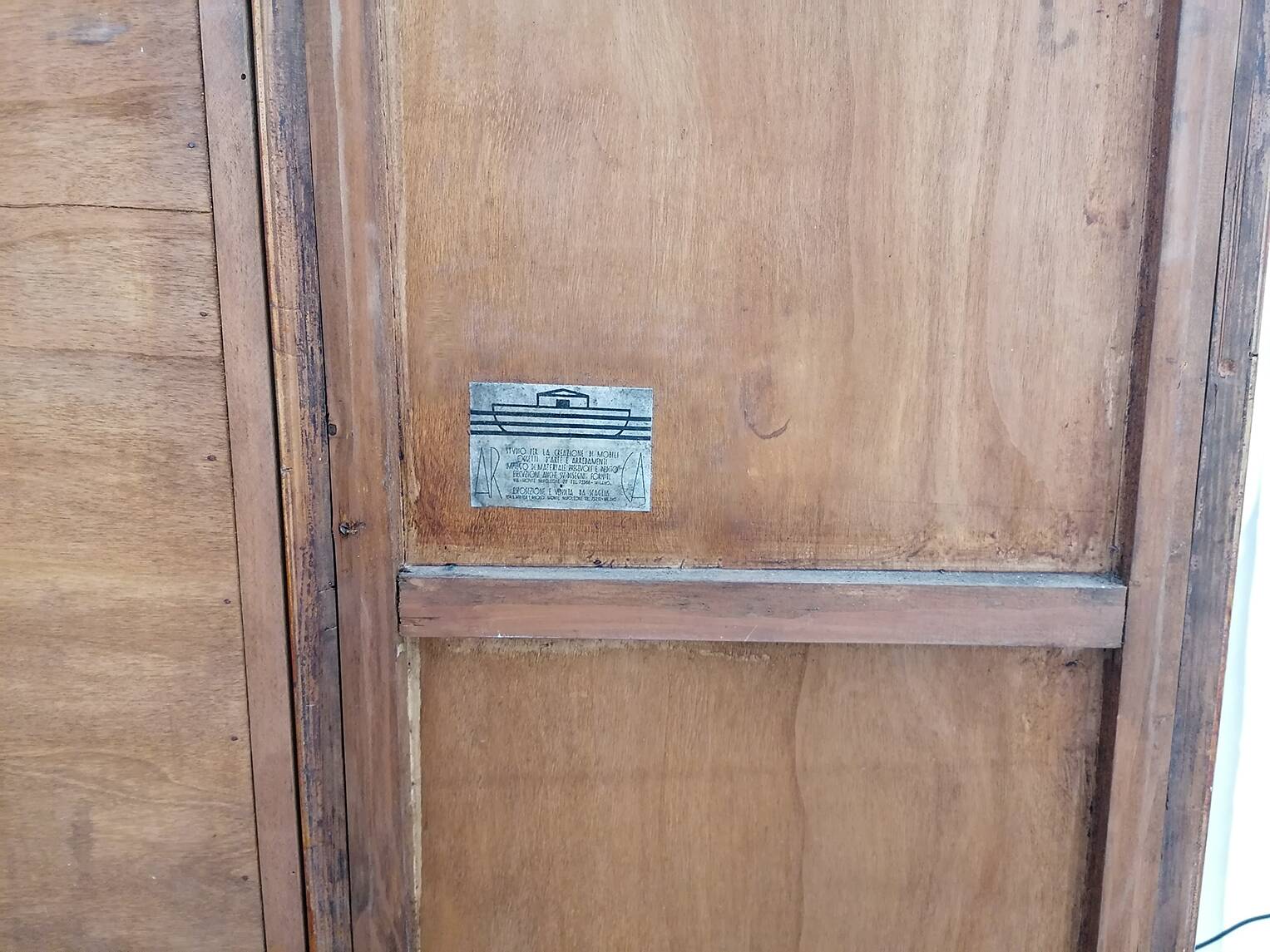 Guglielmo Ulrich Mid-Century Modern Italian Walnut Mirrored Sideboard, 1940