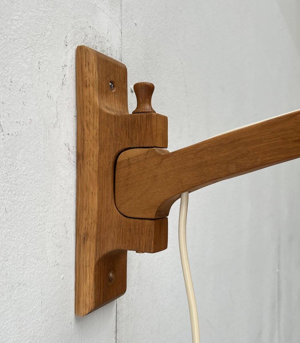 Mid-century cantilever wall lamp with a pivoting arm, 1960s.