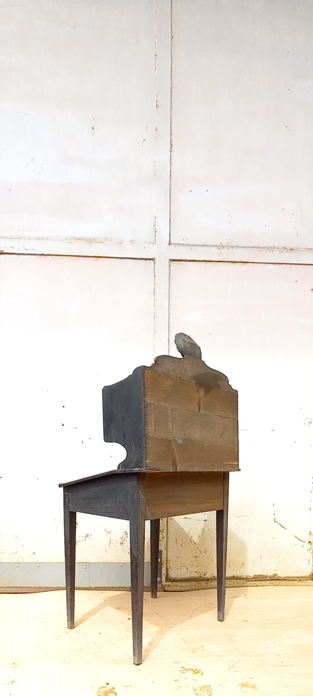 19th-century writing desk in pine