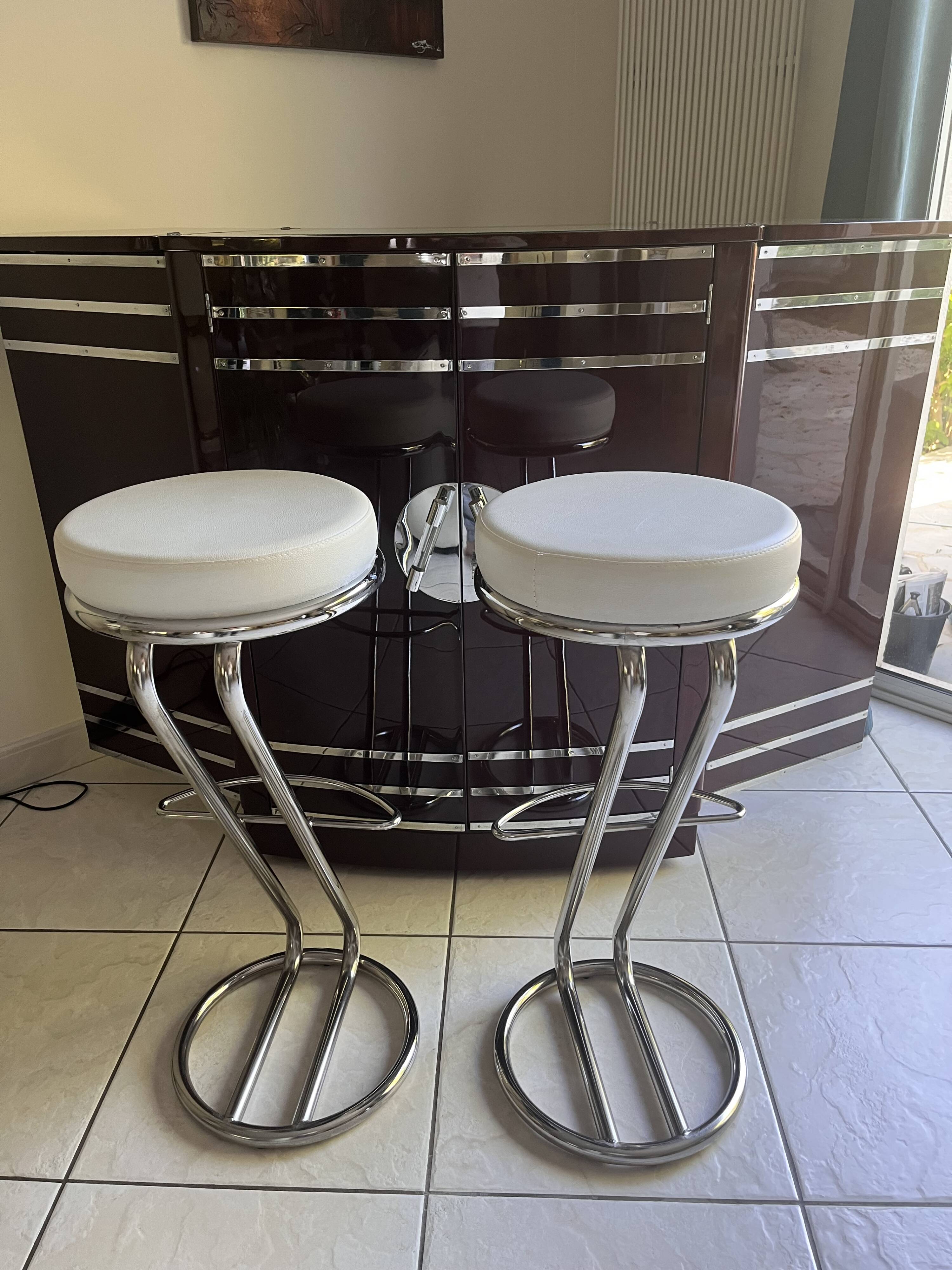 Art Deco bar