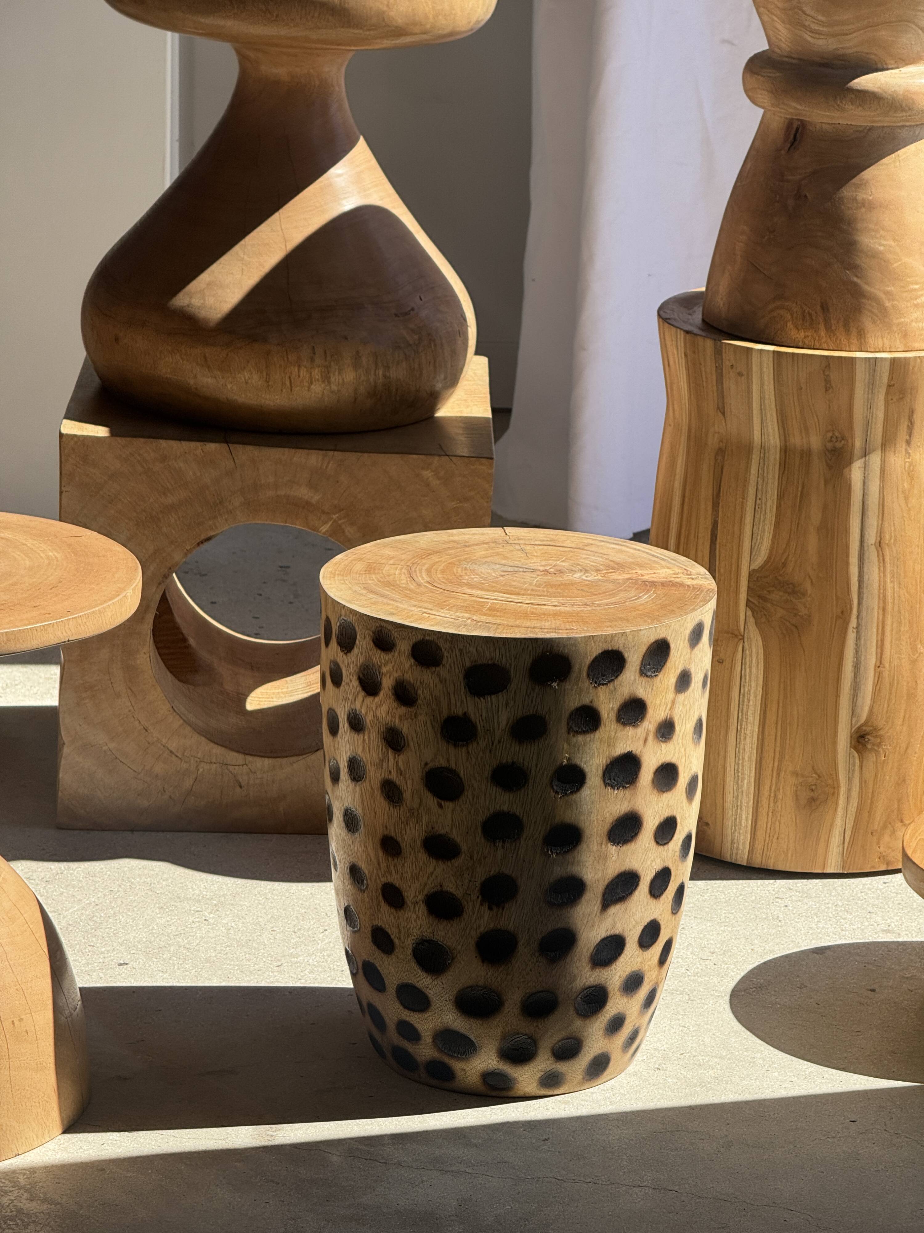 Coffee table, or openwork cubic stool in natural monoxyle mango wood H40.