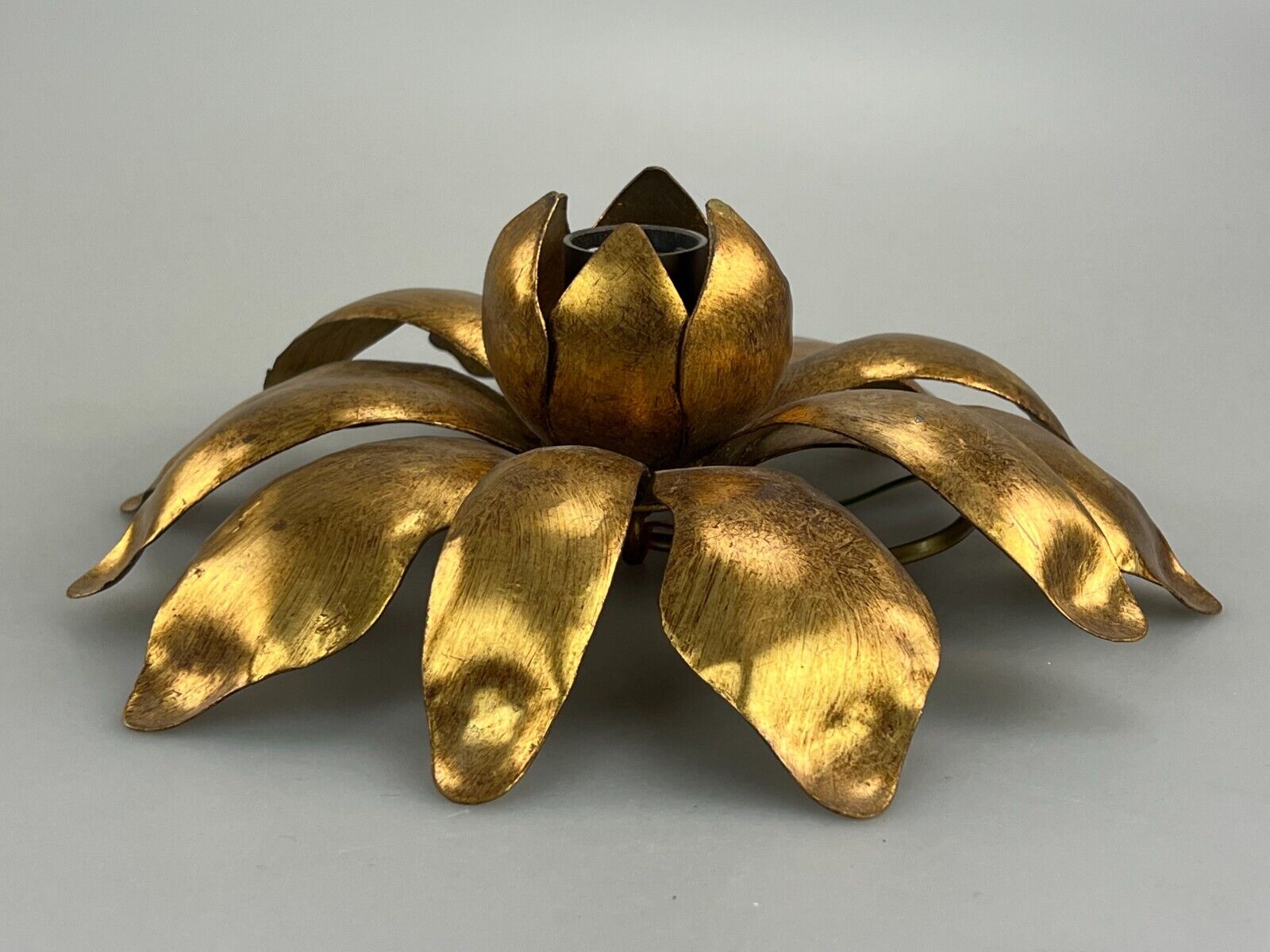 Wall sconce in brass