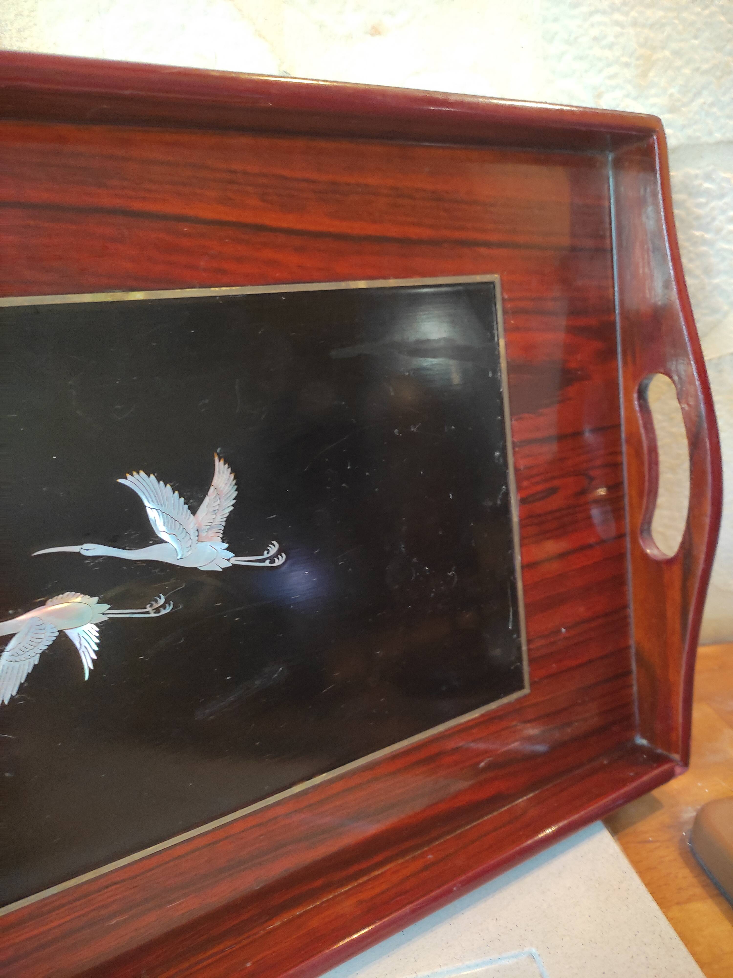 Lacquered mahogany top