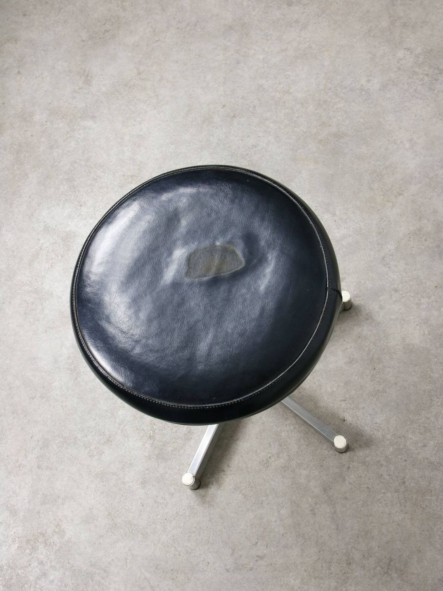 Tabouret pivotant Bauhaus moderniste en chrome, années 1950