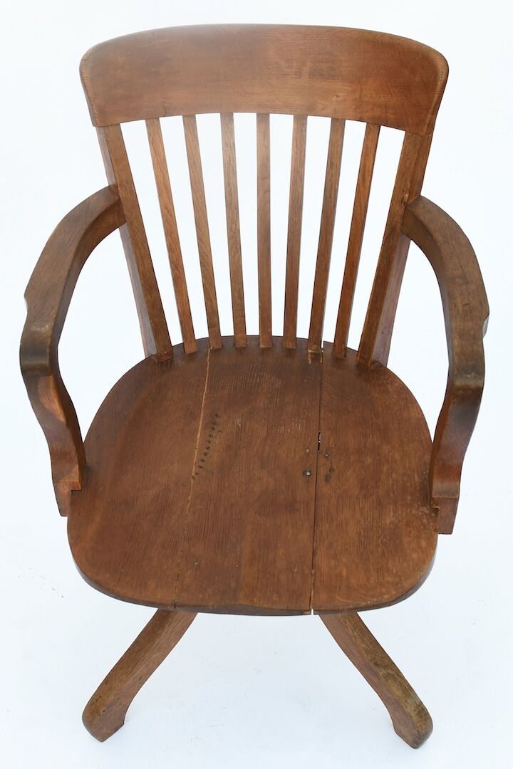 American-style office armchair