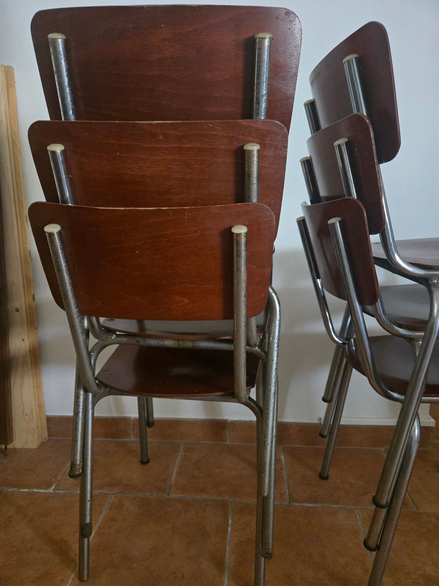 6 vintage chairs