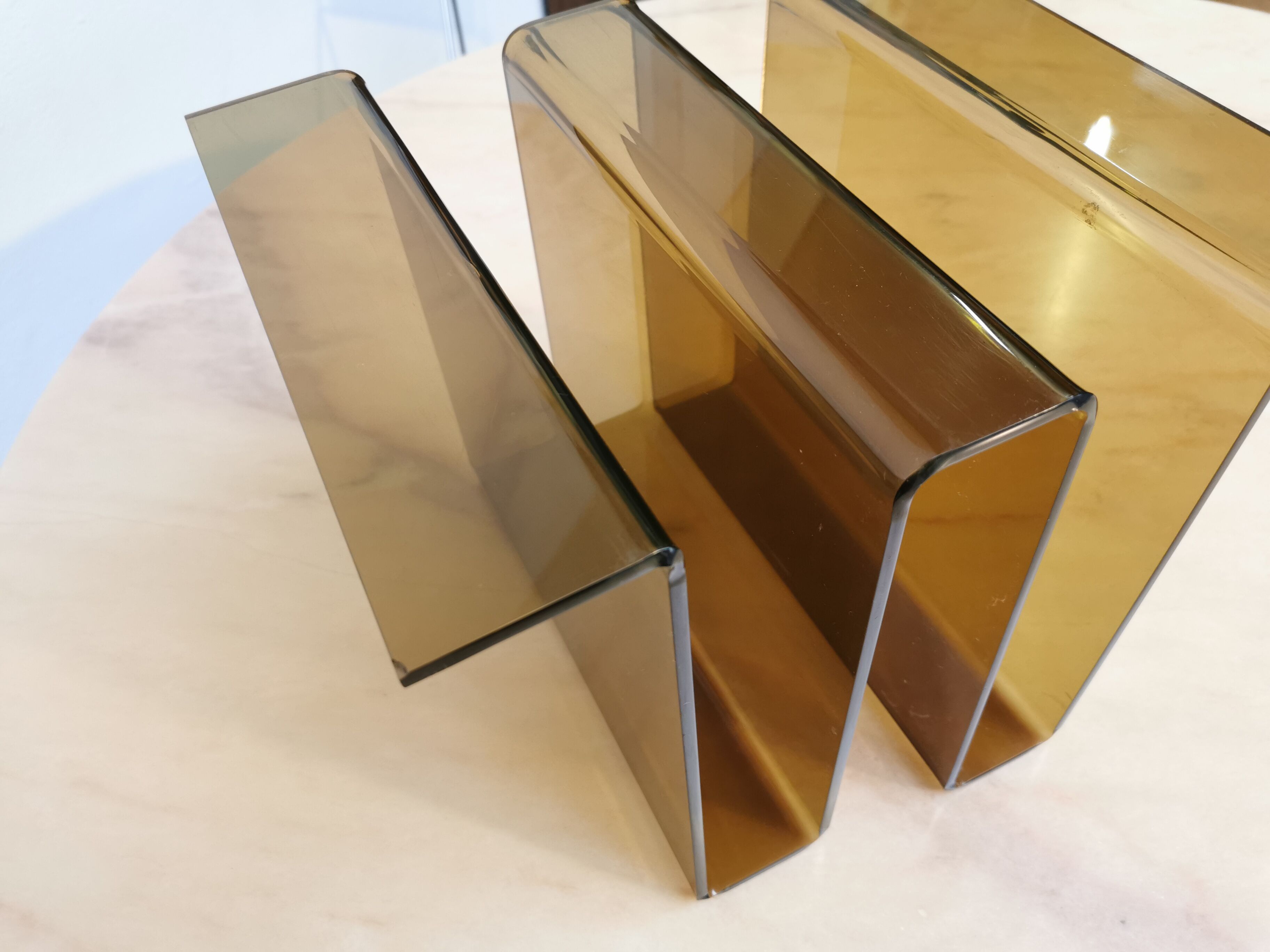 Vintage magazine door Plexiglas 1970