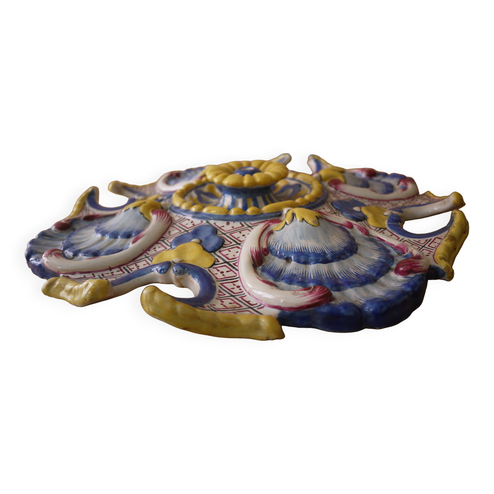 Ceiling light or rosette in enamelled ceramic from the end of the 19th century.