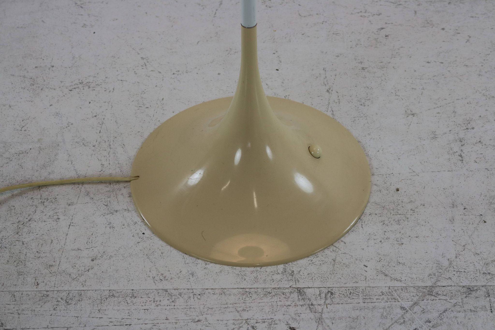 Original seventies Panthella floor lamp by Verner Panton for Louis Poulsen