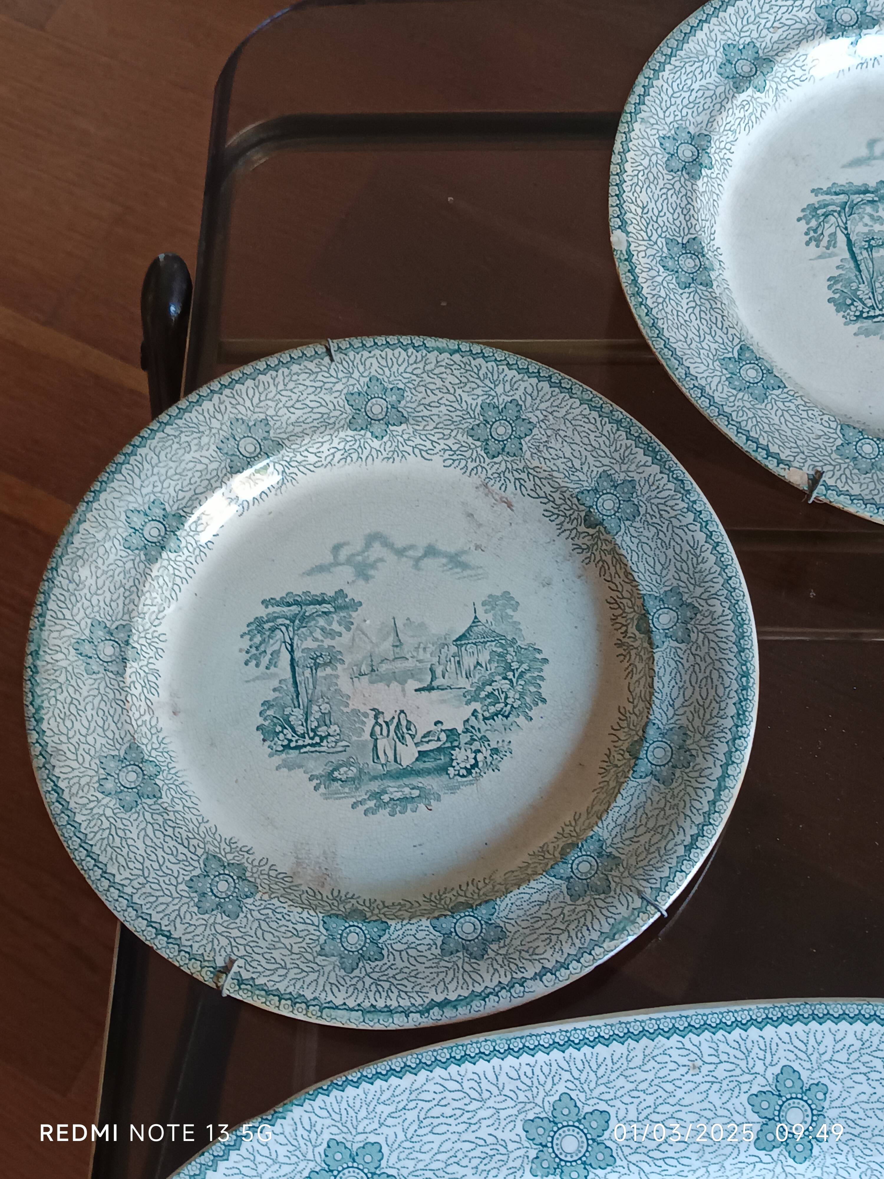large 19th century earthenware dish and plates with Chinese decor