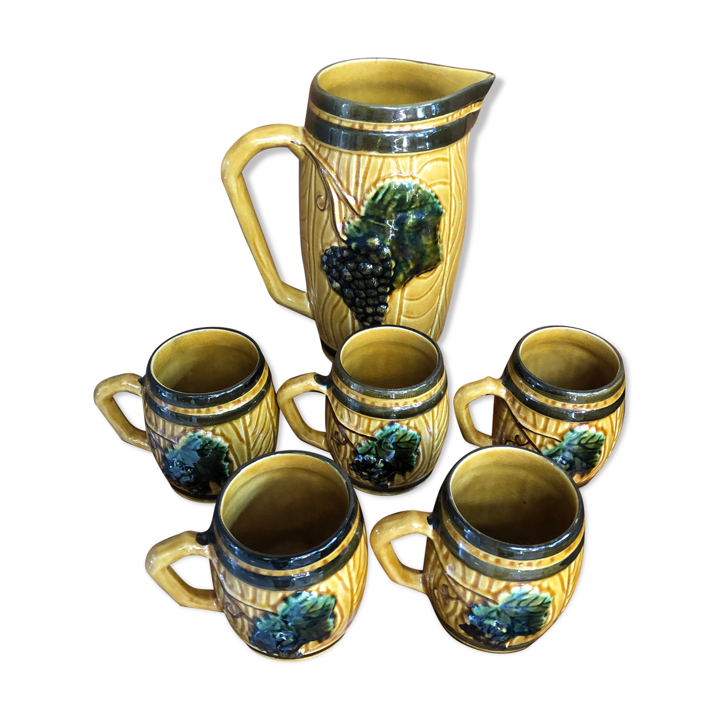 Old pitcher service & 5 ceramic mugs vintage yellow green grape vine decor