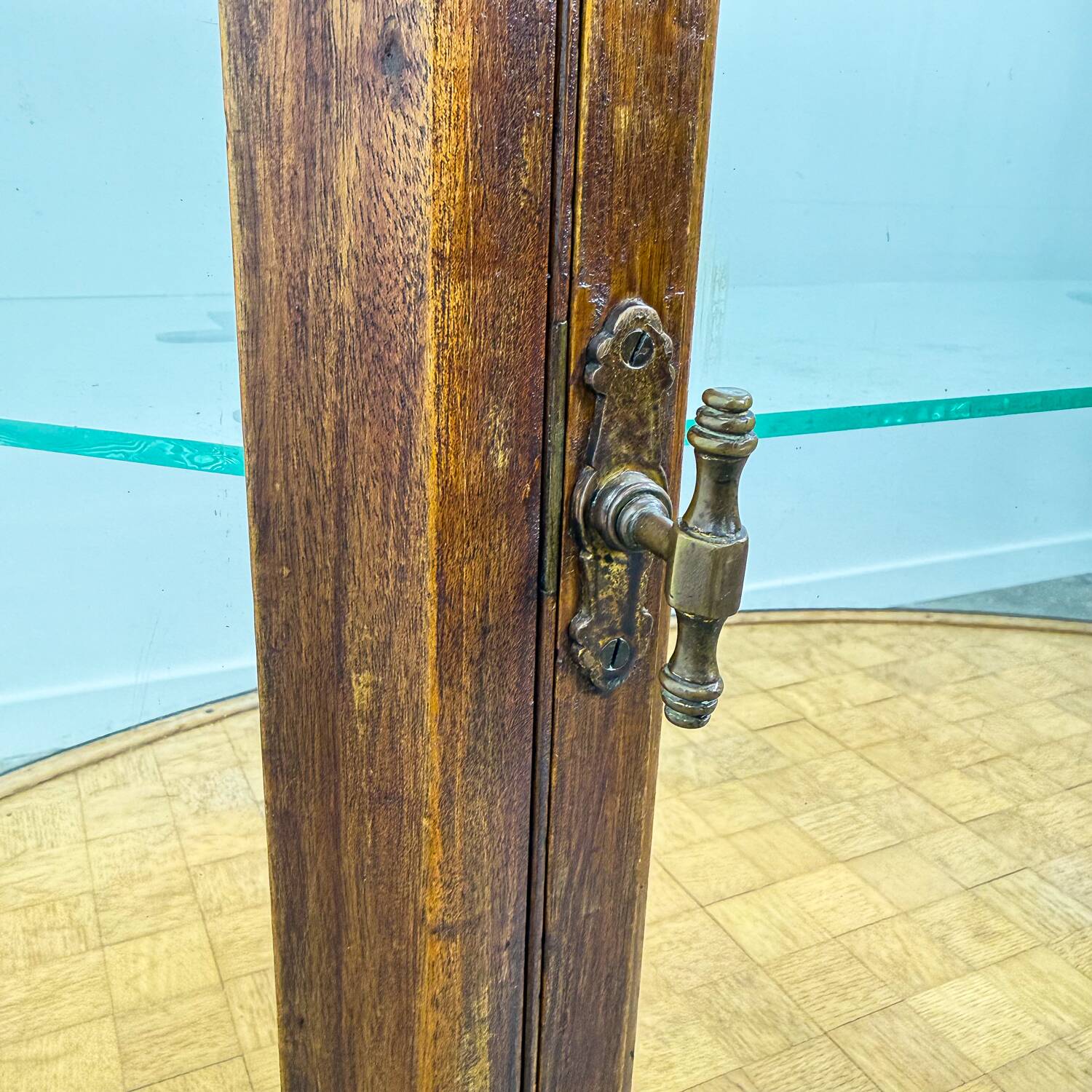 Antique Curved Glass Display Cabinet – Wooden Showcase – Early 20th Century