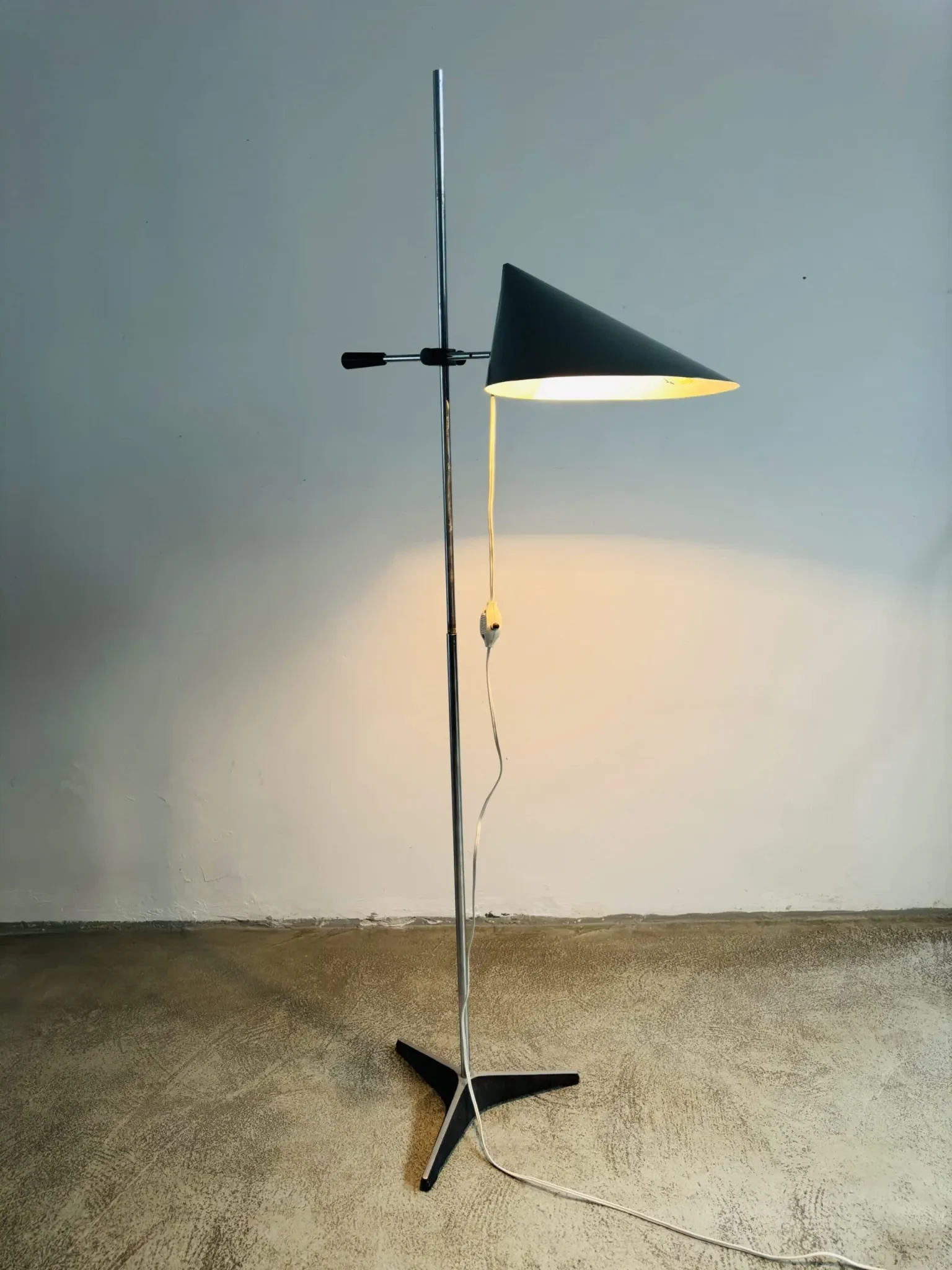 D-2003 Floor Lamp By Jan Jaspers For Raak Amsterdam, The Netherlands, 1950S