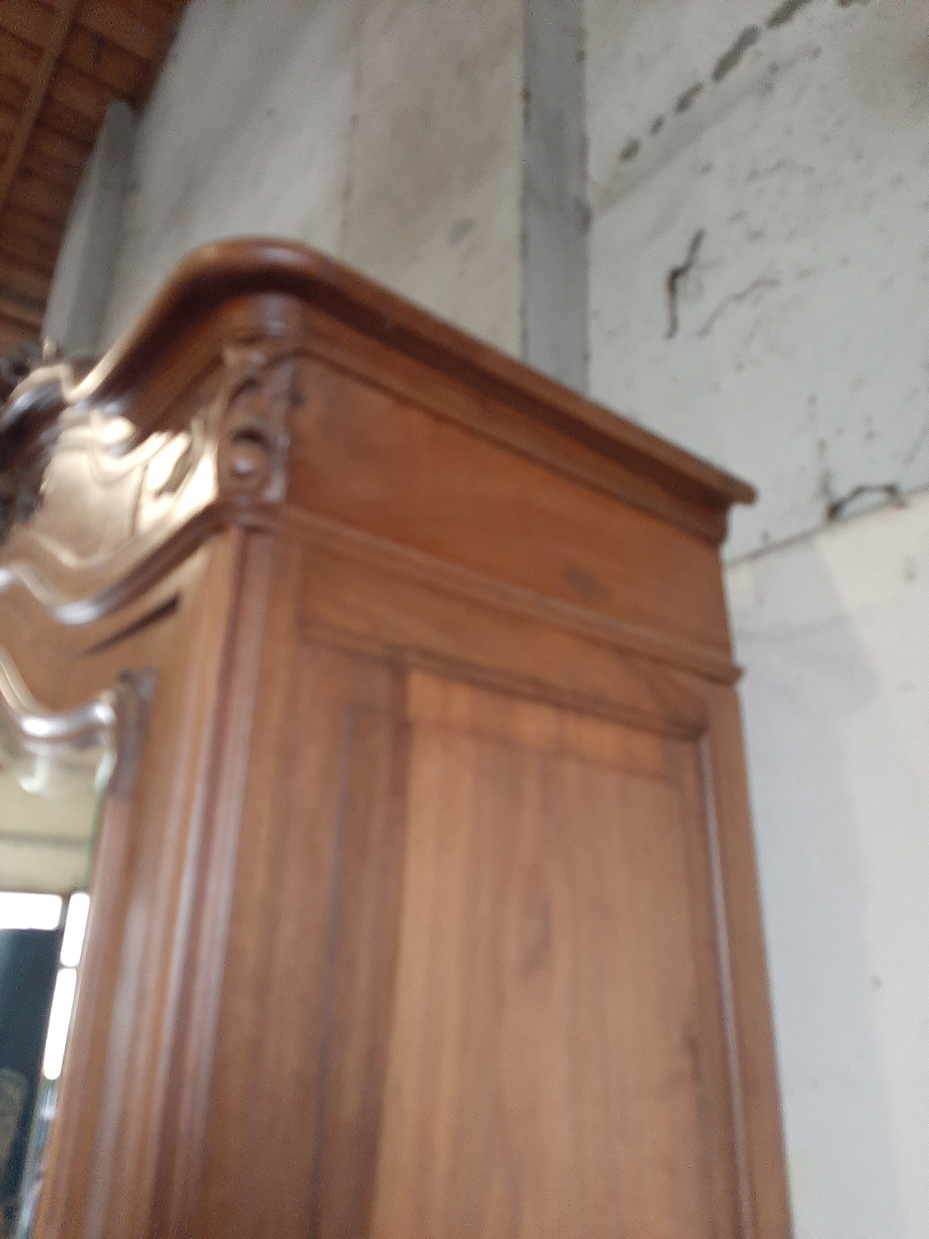 Three-bedroom louis XV-style cupboard with biseauté ice