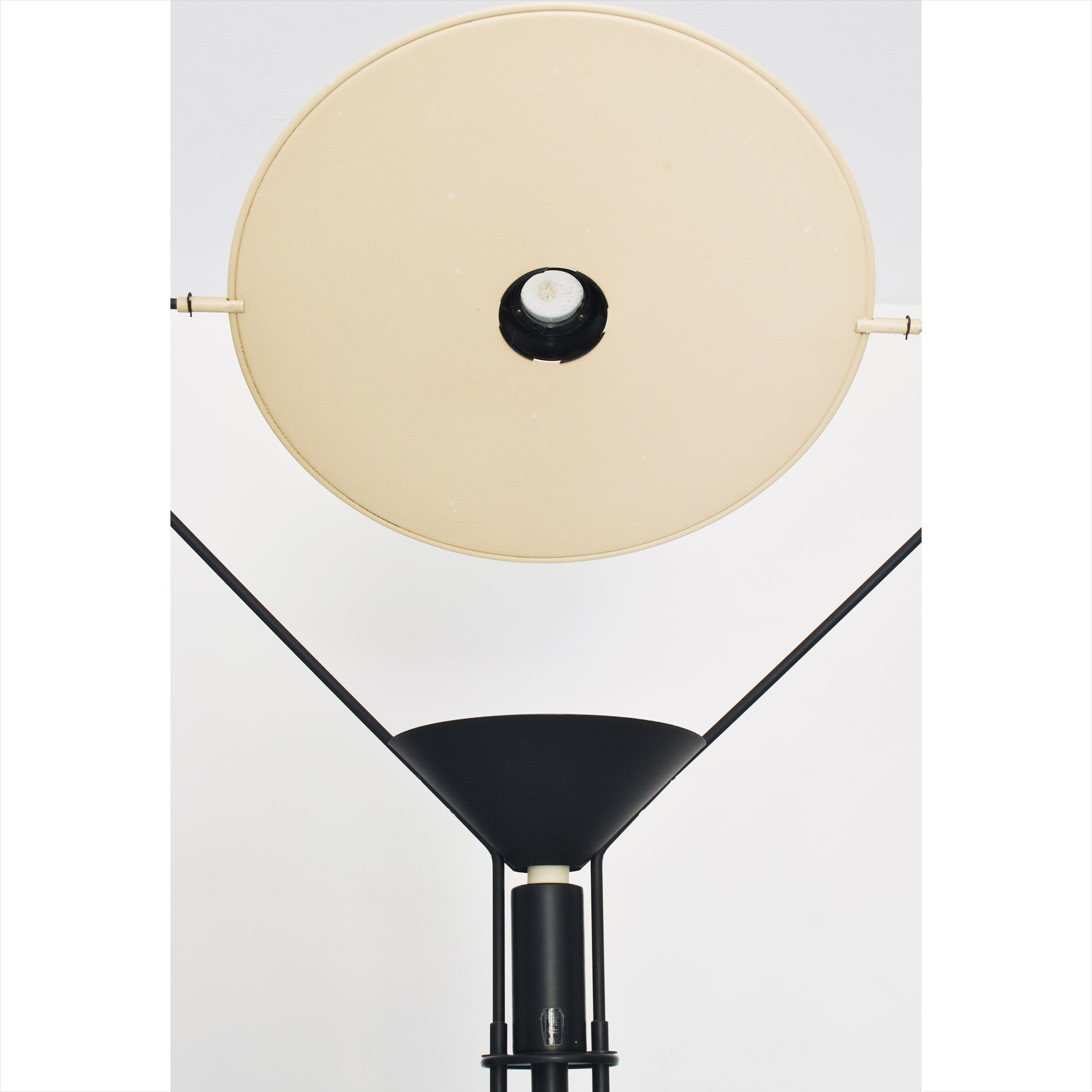 Lampadaire “Polifemo” Carlo Forcolini, édition Artemide 1980