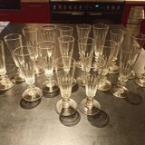 18 flûtes à champagne en cristal