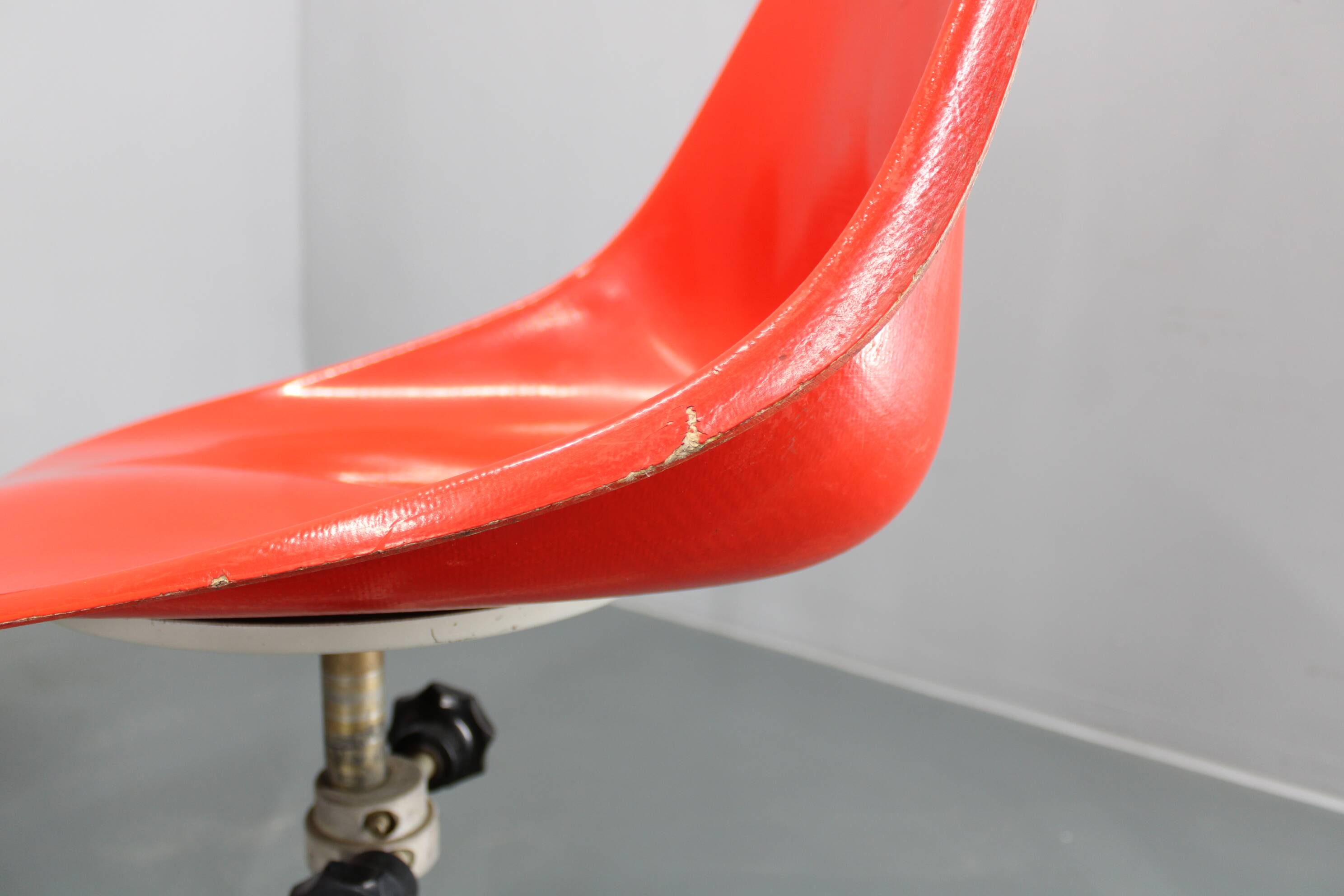 1960s Miroslav Navratil Set of Eight Fiberglass Chairs for Vertex, Czechosl