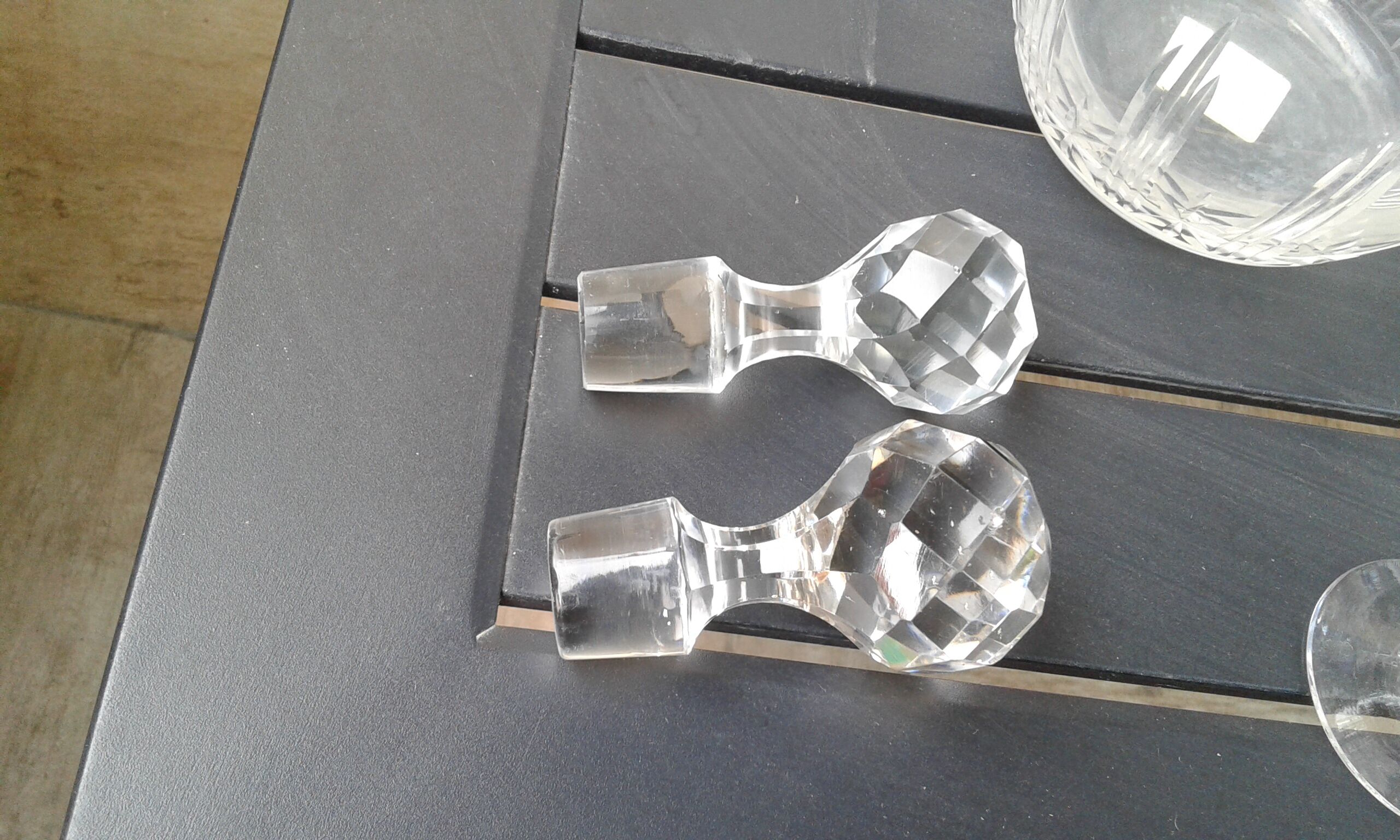 Service 25 glasses and 2 carafe in crystal