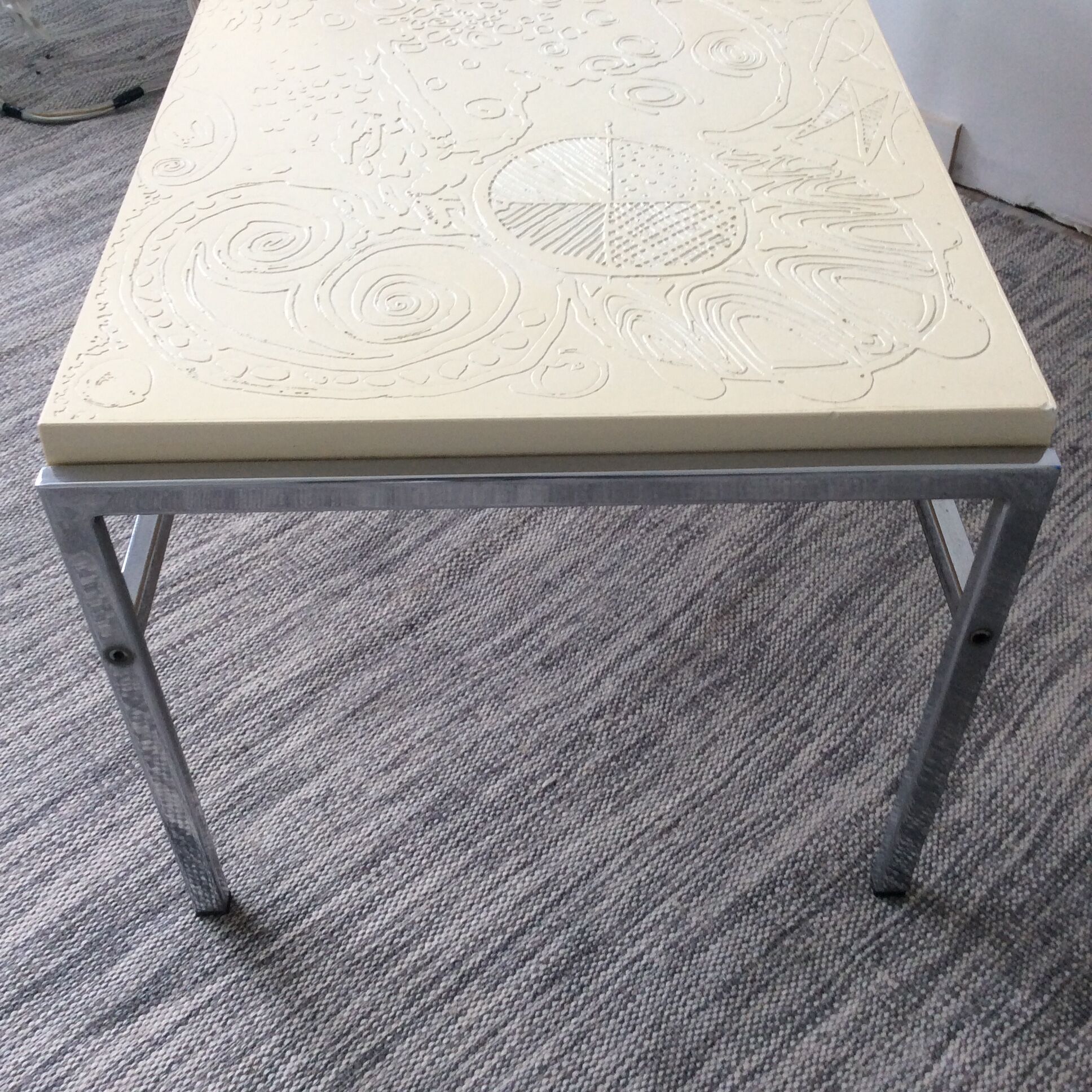 Vintage coffee table 70 in molded resin and chrome metal