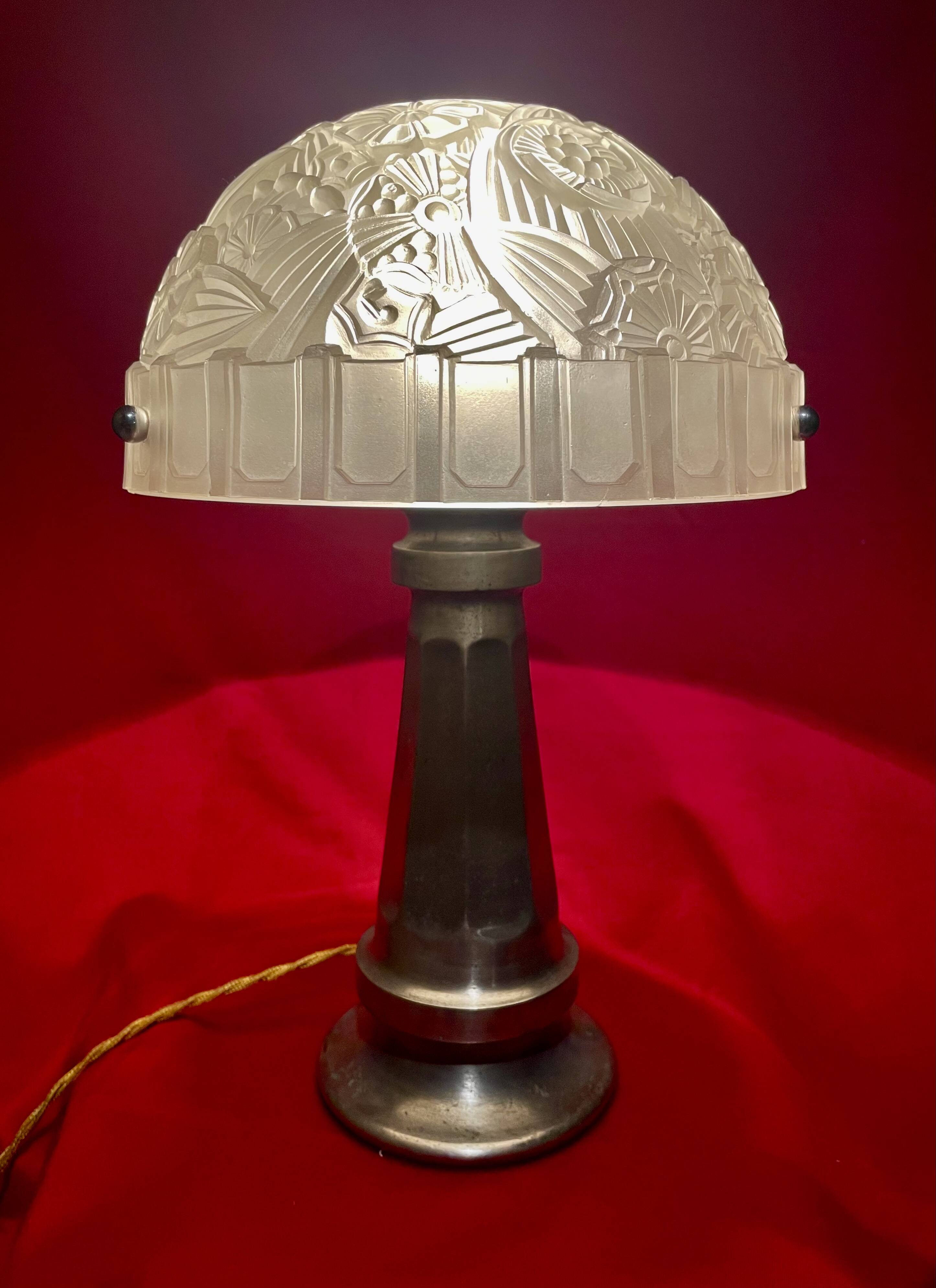 Vintage Art Nouveau lamp signed "Hettier et Vincent", from the 1920s