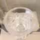 Vase en verre epais lalique modele saumur a decor de feuilles de vigne et raisin