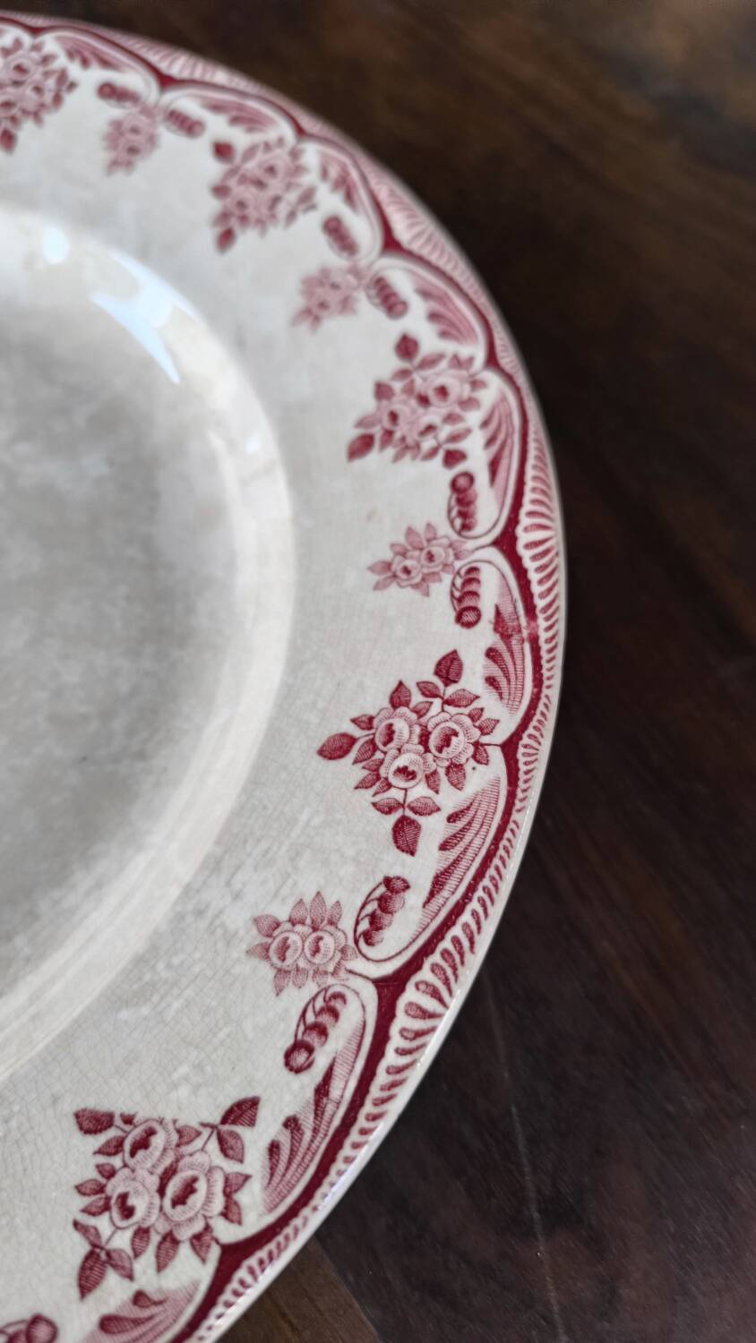 Iron earth serving dish