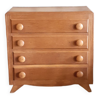 Vintage chest of drawers.