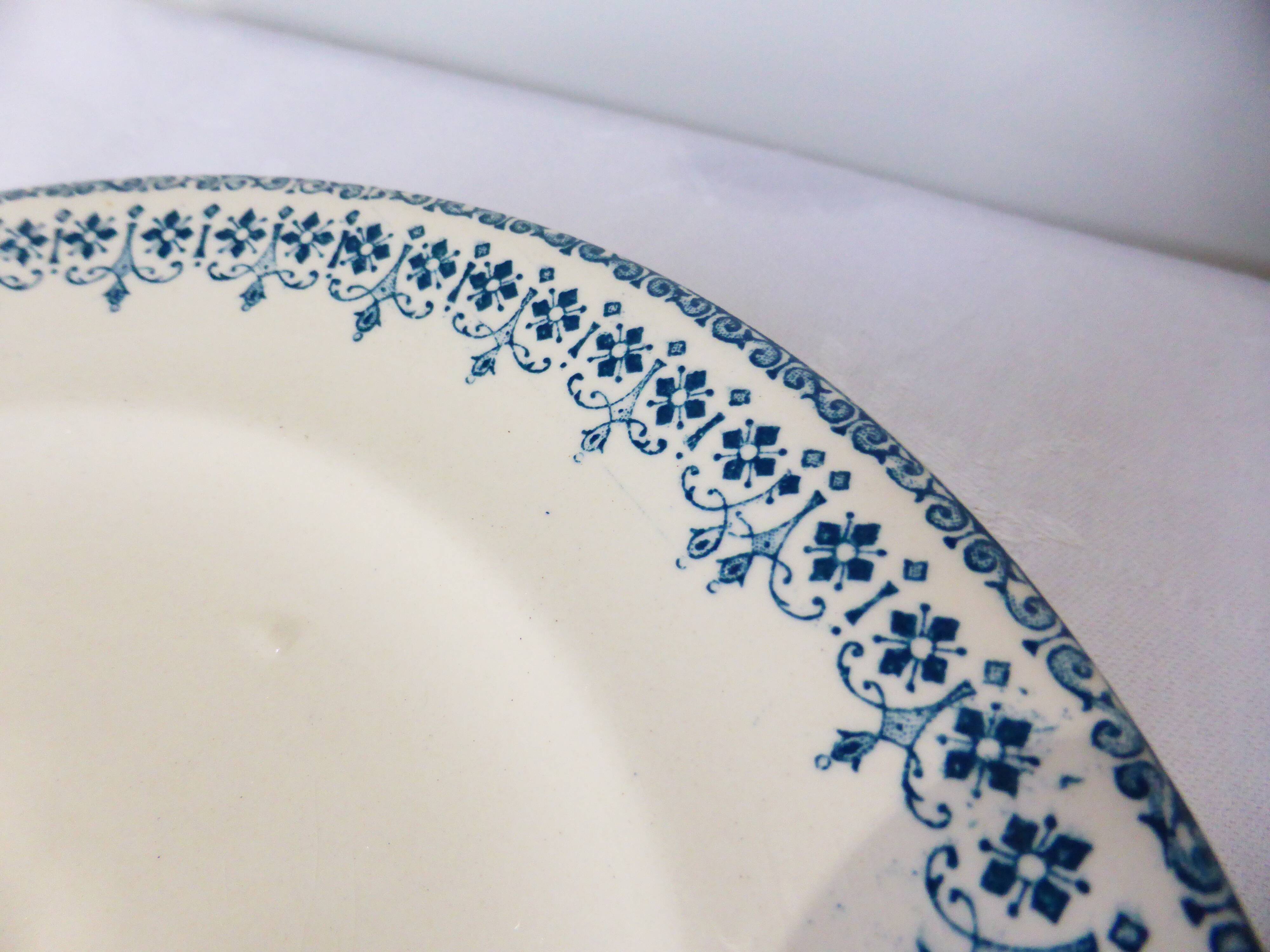 Plate on pedestal compotier of Longwy model Bordeaux 211277