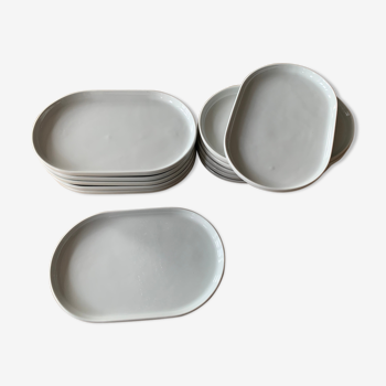 Porcelain oval plates