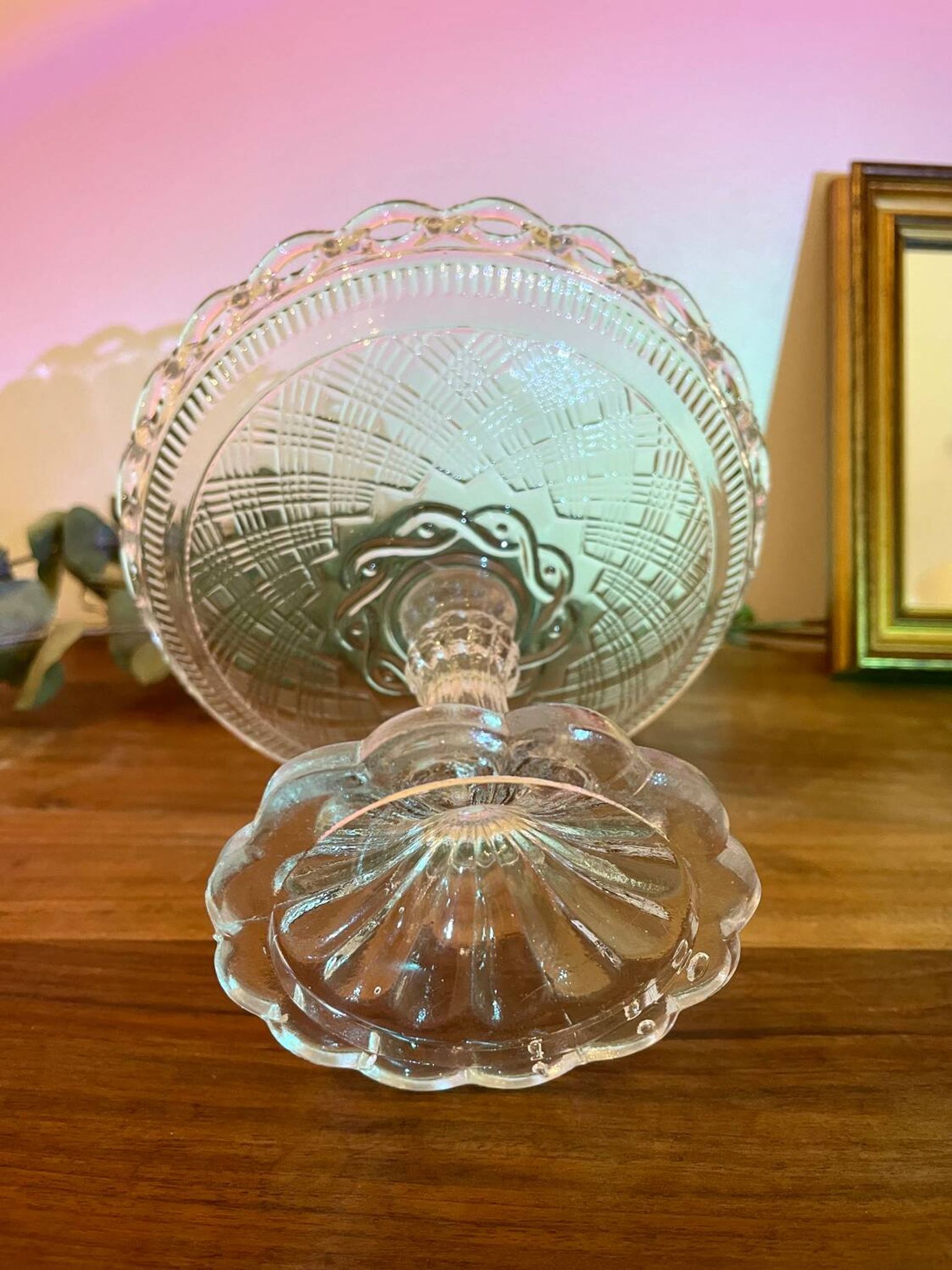 Molded glass pedestal bowl